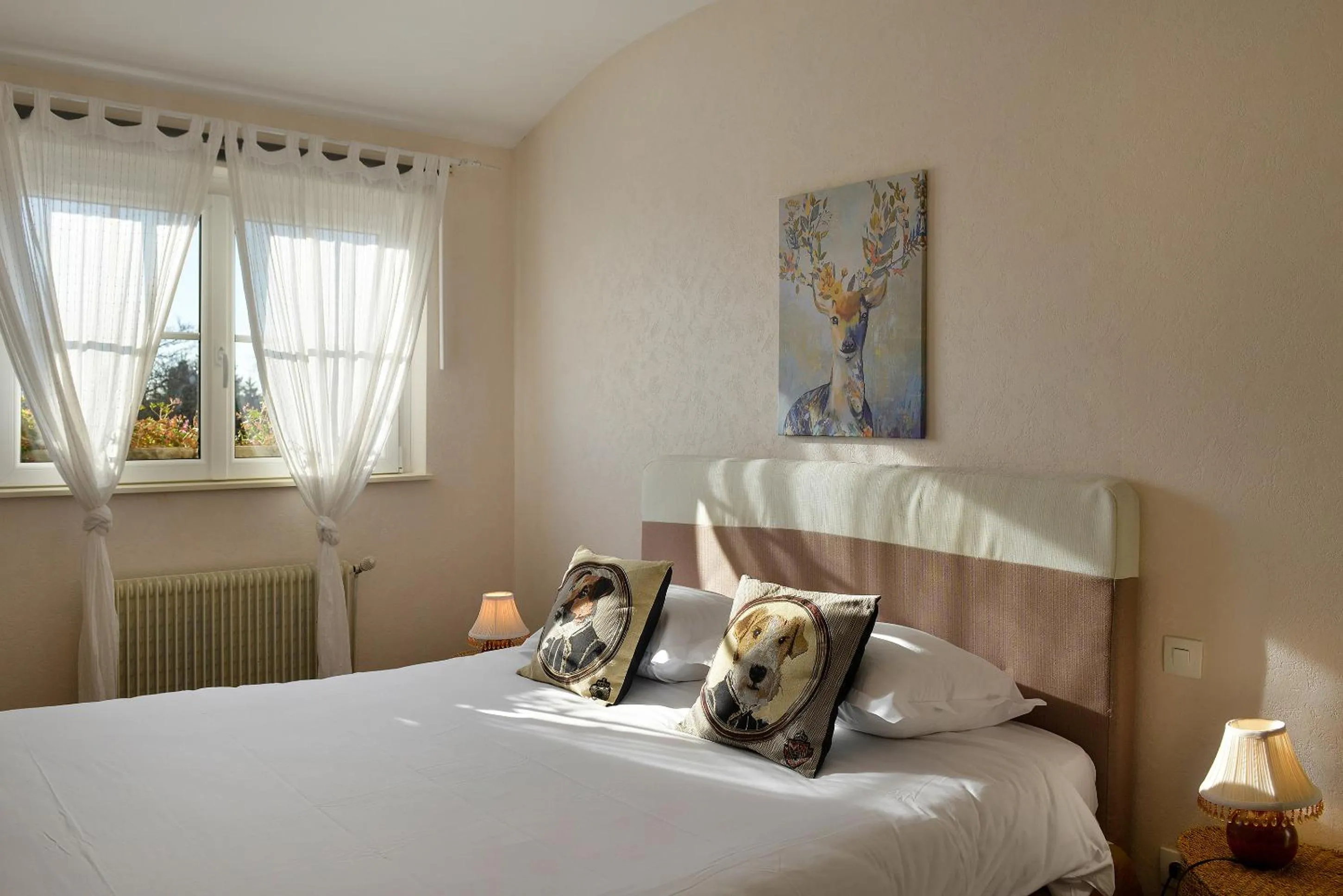 Bed in Logis Hôtel Restaurant LE VIEUX FUSIL