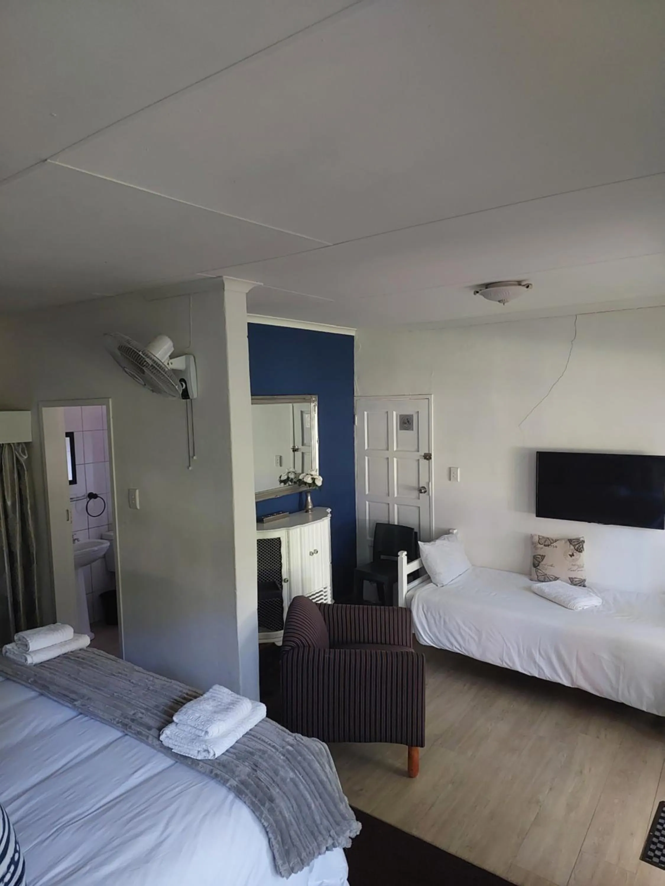 Bed in Wayside Lodge