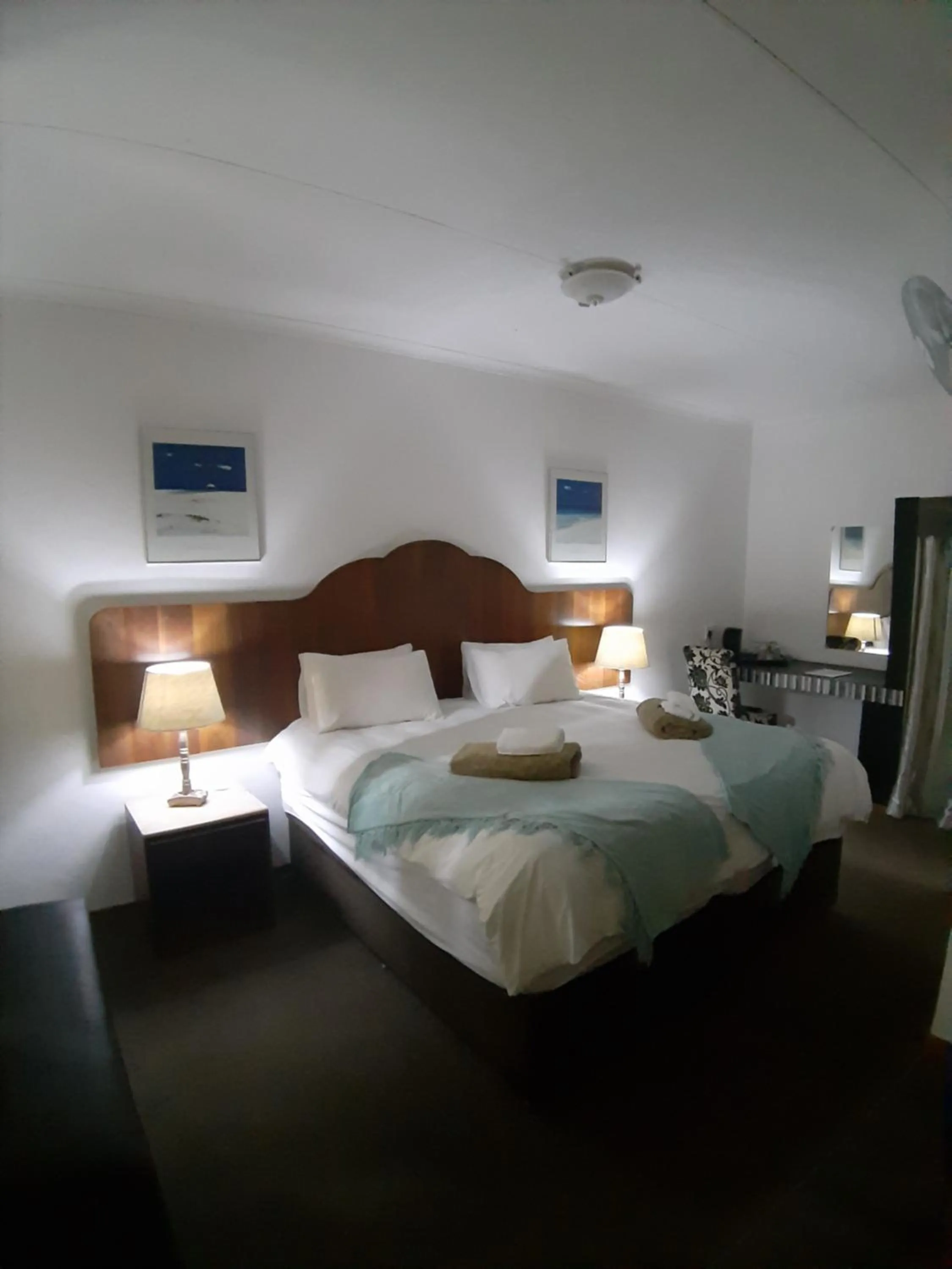 Bed in Wayside Lodge