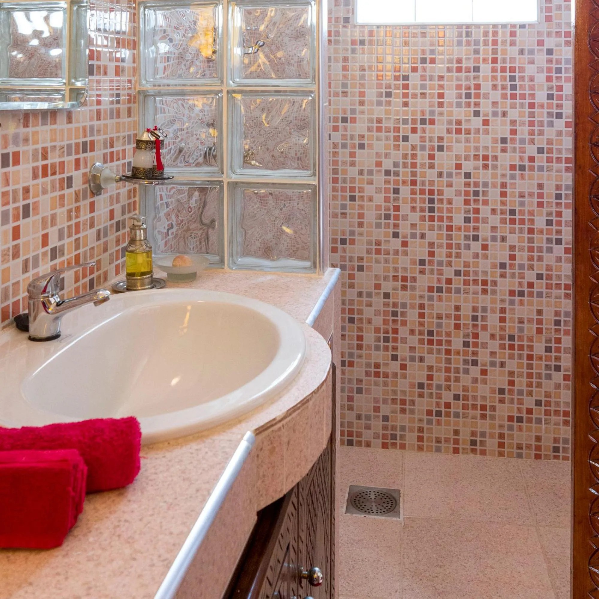 Bathroom in Maison Darna Guesthouse