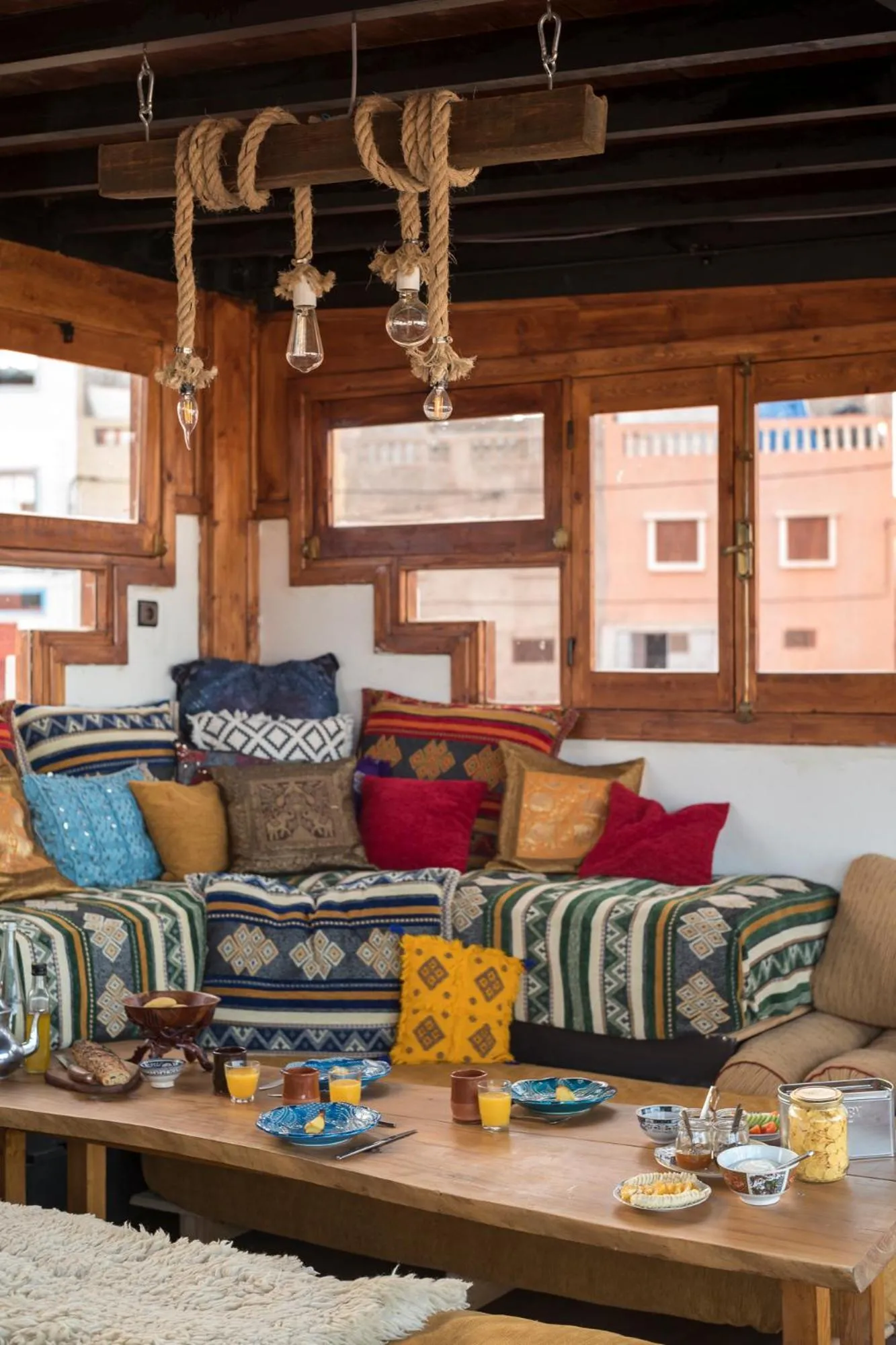 Library in Maison Darna Guesthouse