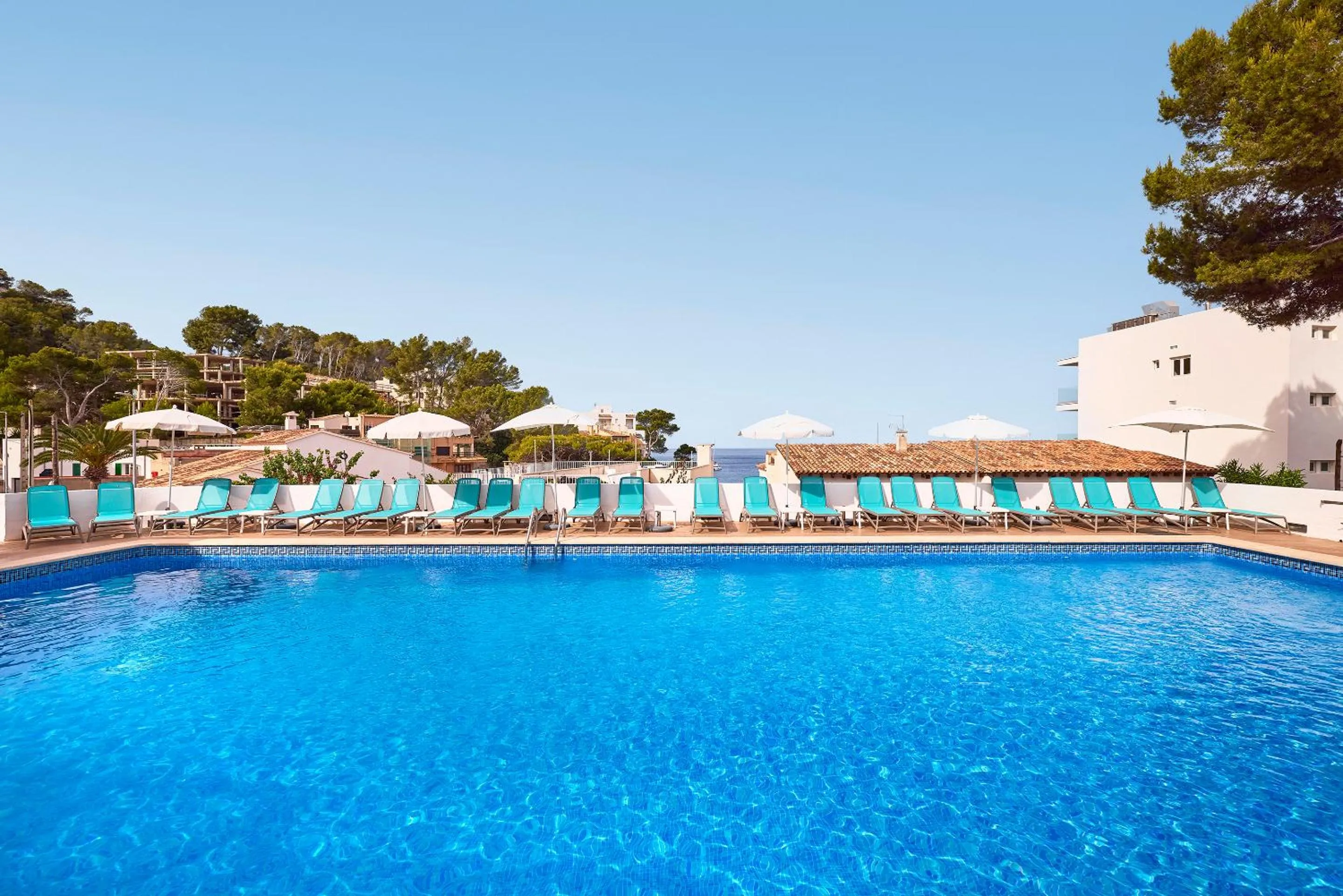 Swimming pool in Universal Aparthotel Don Camilo