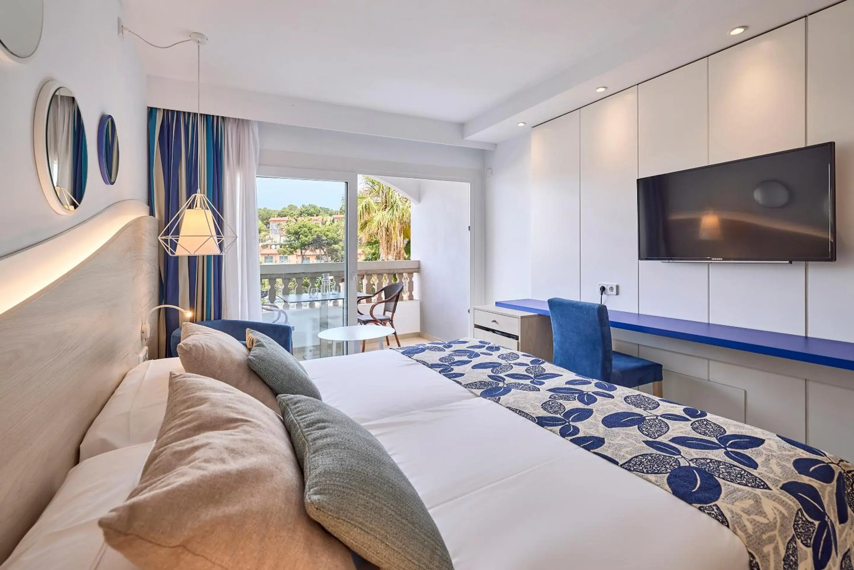 Standard Double Room in Universal Aparthotel Don Camilo Standard Double Room in Universal Aparthotel Don Camilo