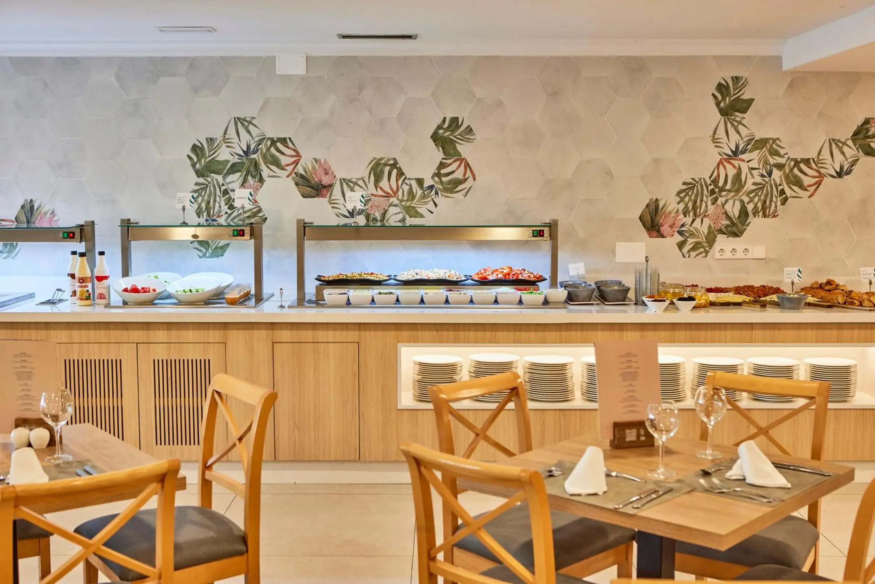 Restaurant/places to eat in Universal Aparthotel Don Camilo Restaurant/places to eat in Universal Aparthotel Don Camilo