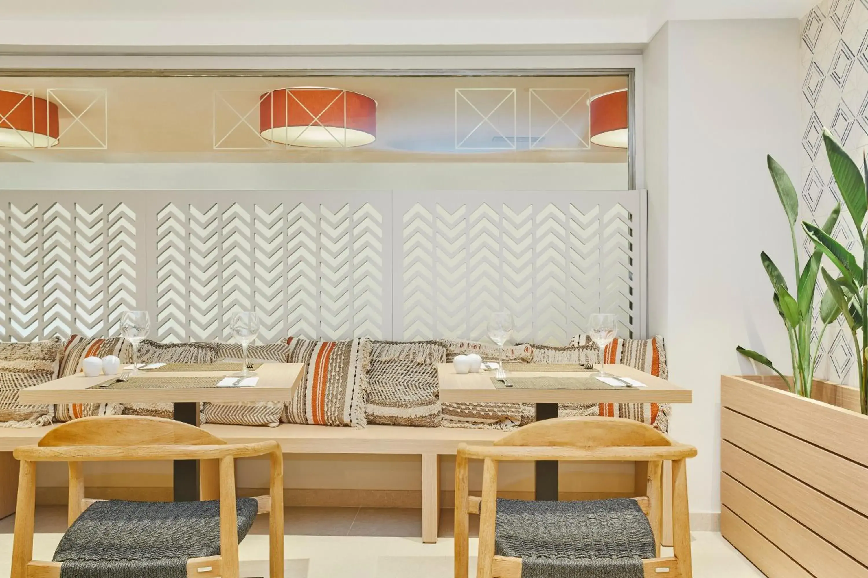 Lounge or bar in Universal Aparthotel Don Camilo Lounge or bar in Universal Aparthotel Don Camilo