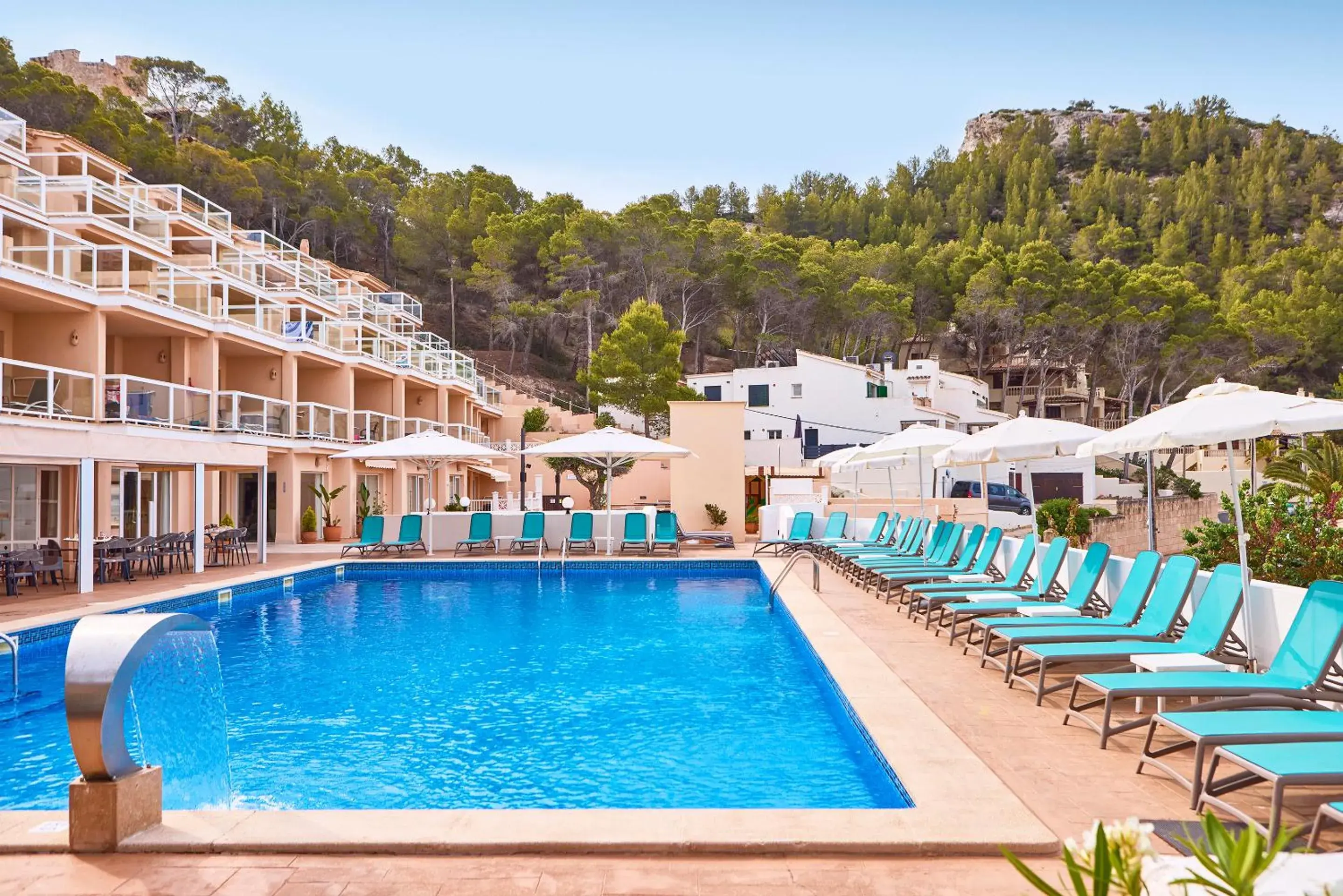 Swimming pool in Universal Aparthotel Don Camilo Swimming pool in Universal Aparthotel Don Camilo