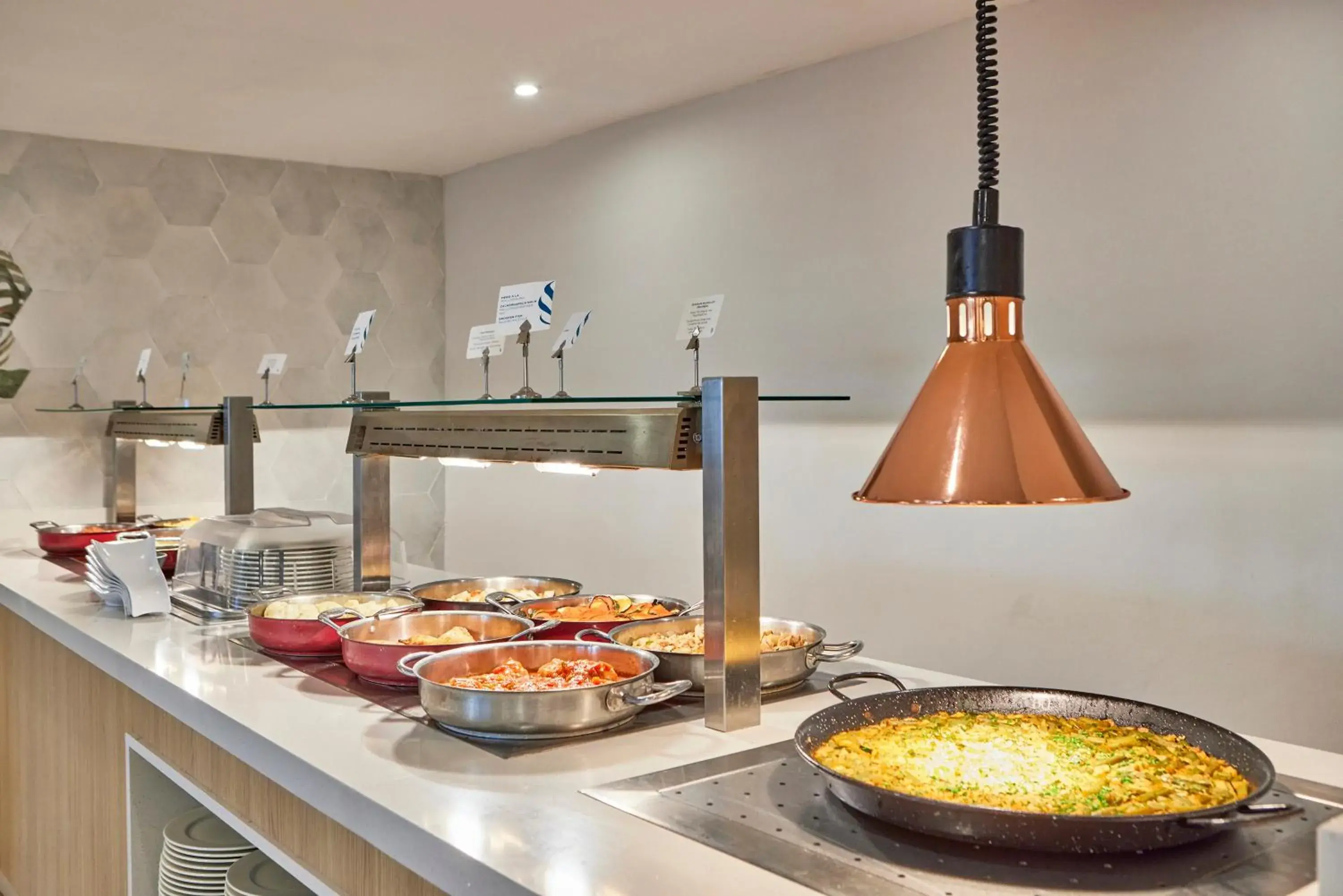 Restaurant/places to eat in Universal Aparthotel Don Camilo Restaurant/places to eat in Universal Aparthotel Don Camilo