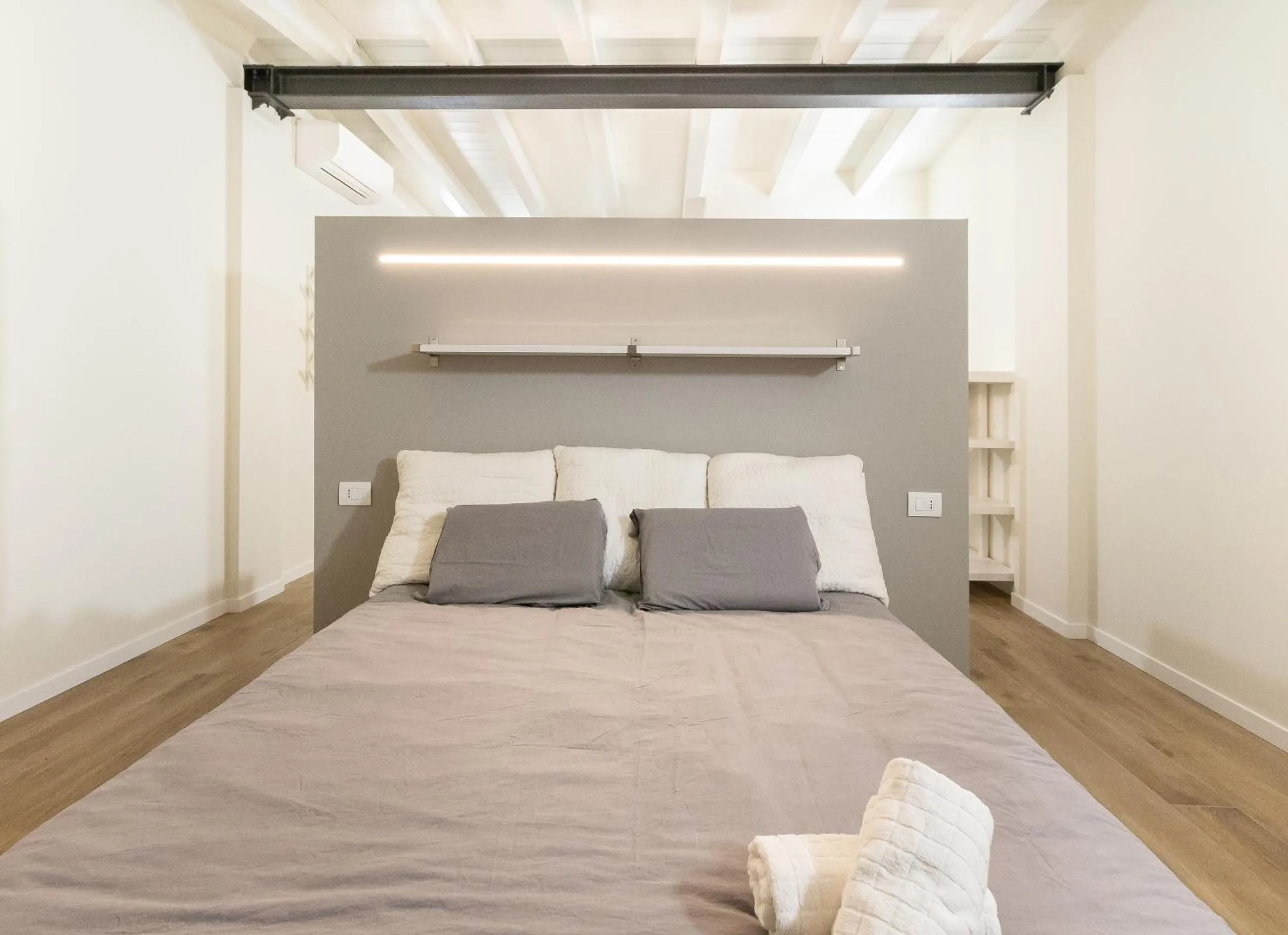 Bed in Alessia's Building- Affori FN