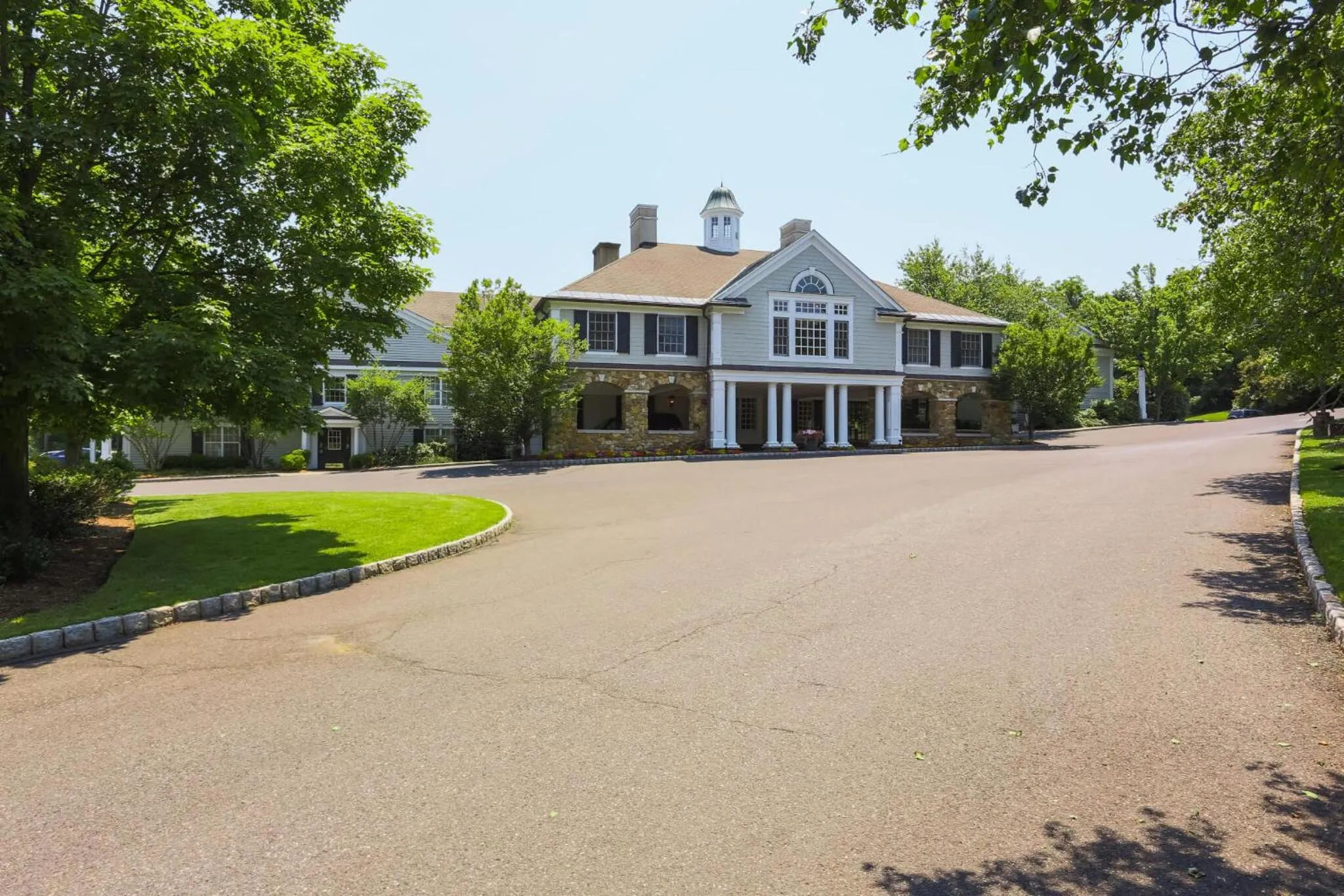 Property building in The Olde Mill Inn Basking Ridge