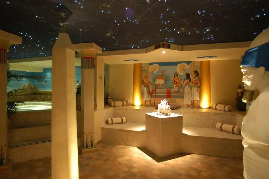 Hot Tub in Park Hotel Arnica