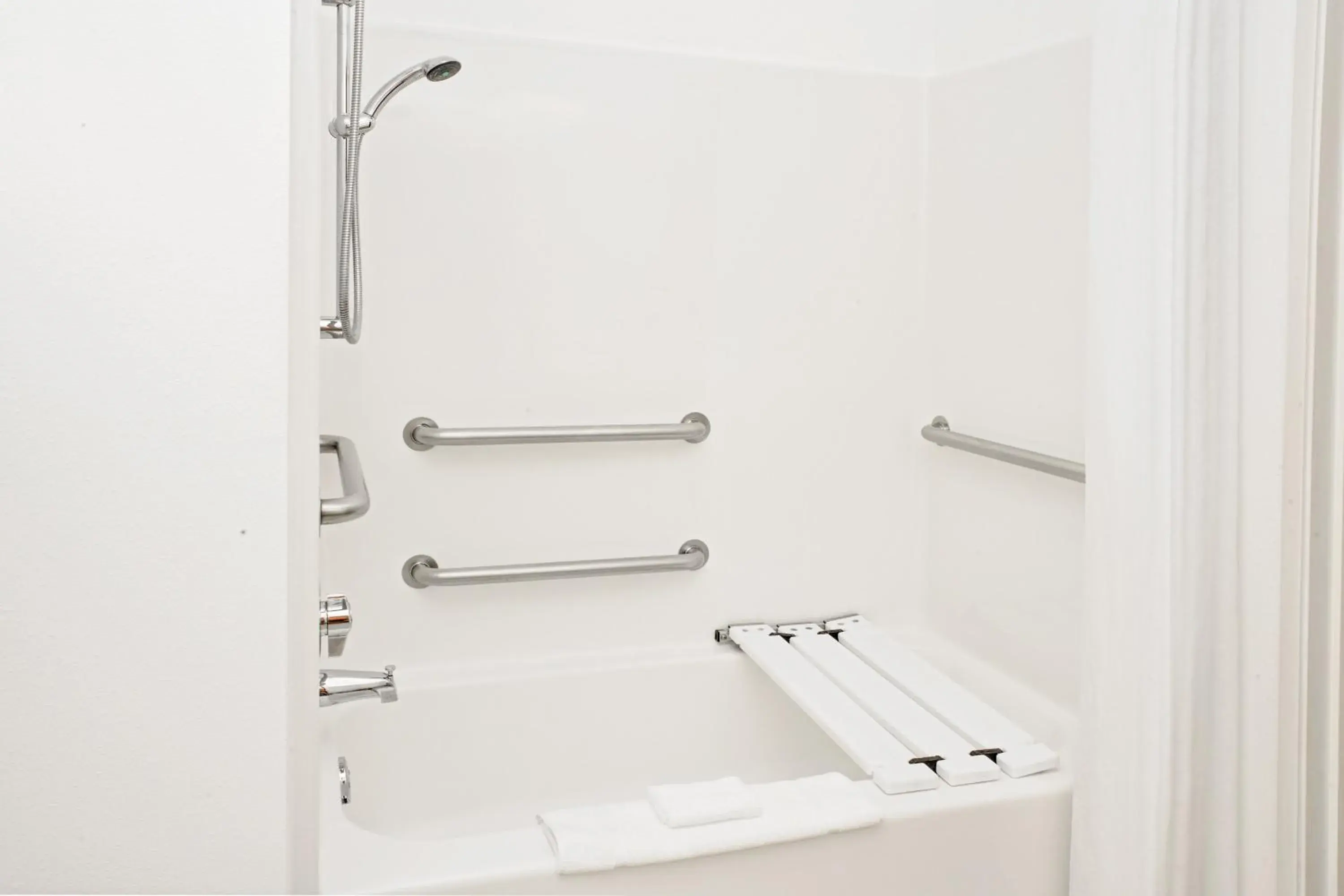 King Room - Disability Access - Non-Smoking in Super 8 by Wyndham Three Rivers King Room - Disability Access - Non-Smoking in Super 8 by Wyndham Three Rivers