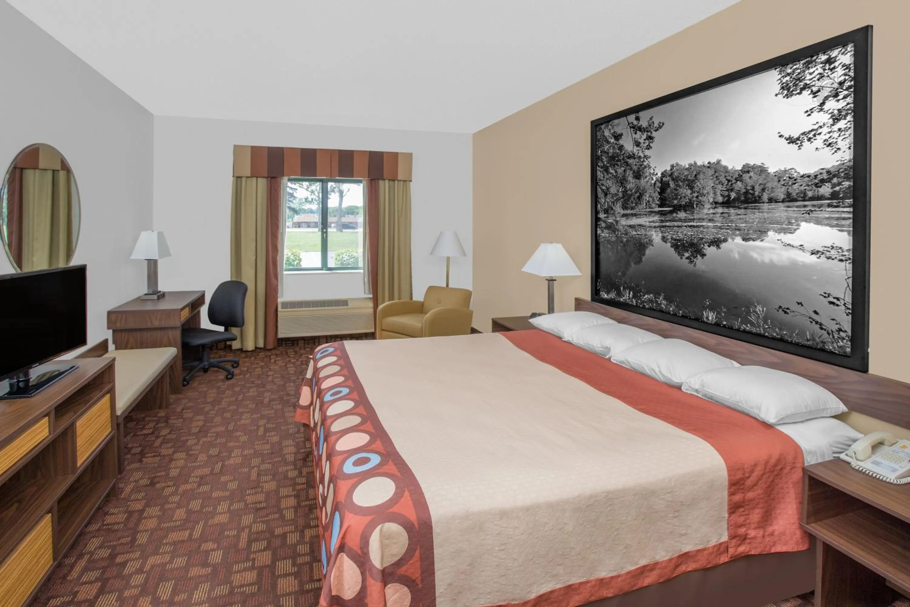 Photo of the whole room, Bed in Super 8 by Wyndham Three Rivers