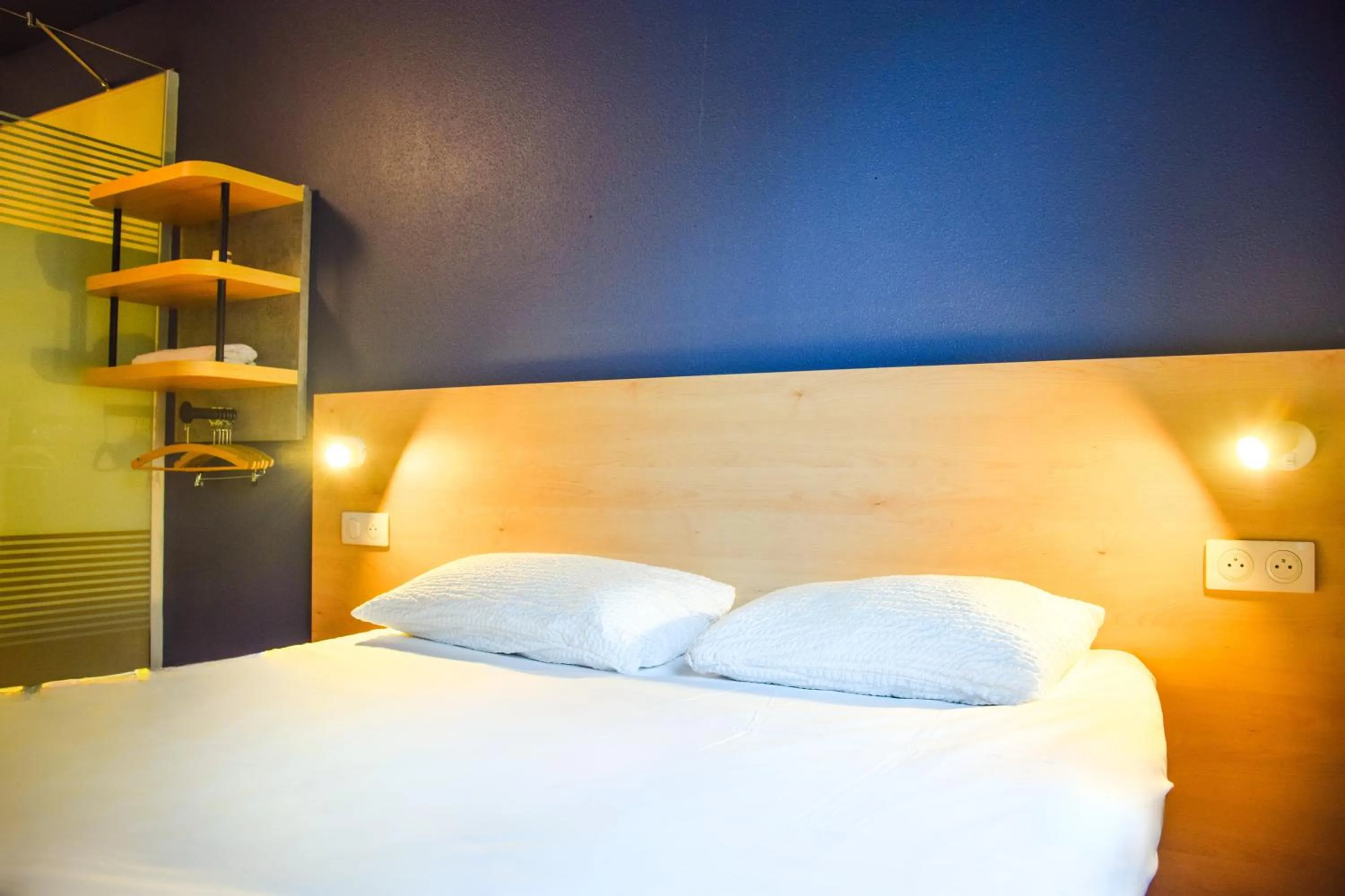 Bedroom, Bed in ibis budget Rodez