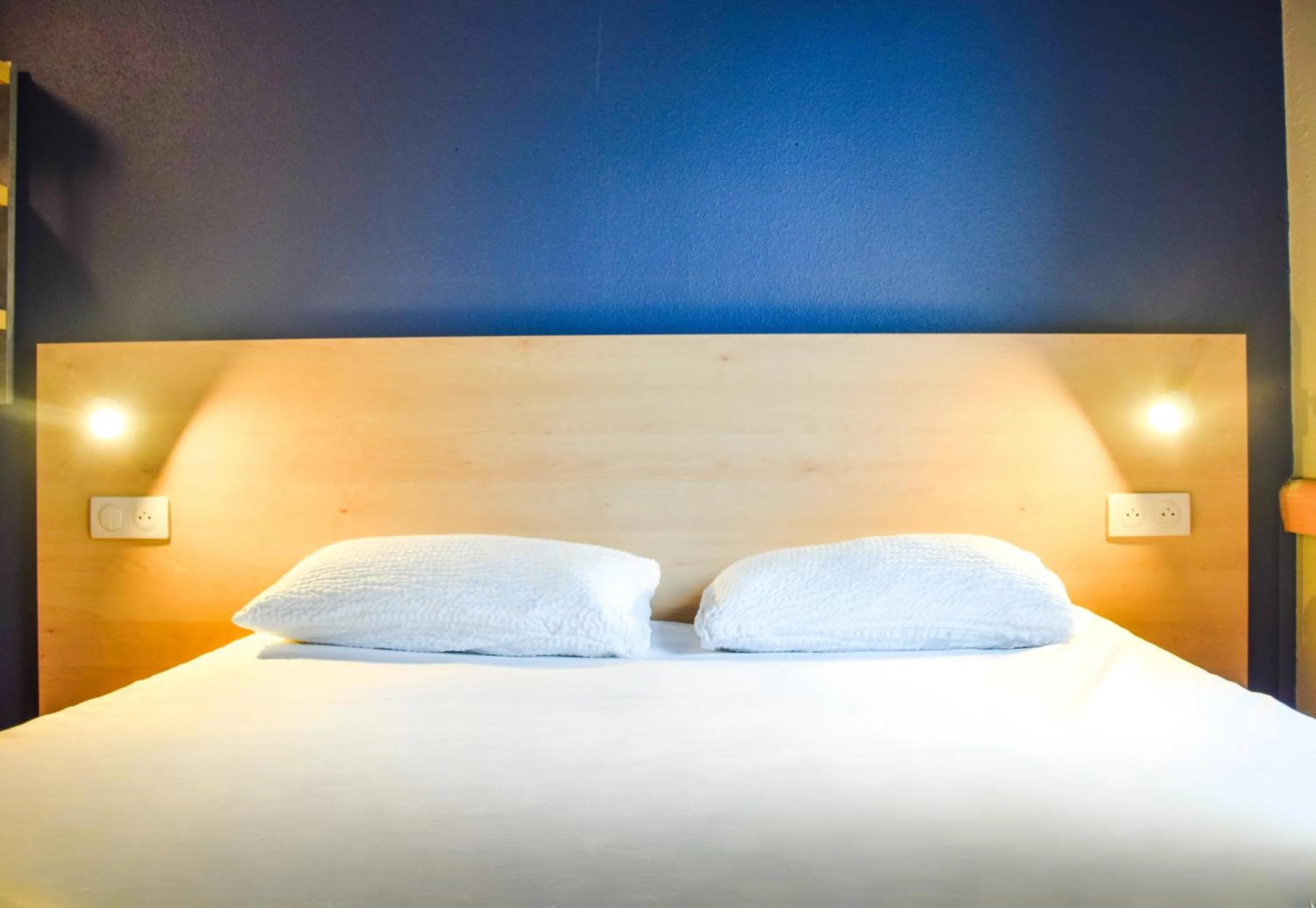 Bedroom, Bed in ibis budget Rodez