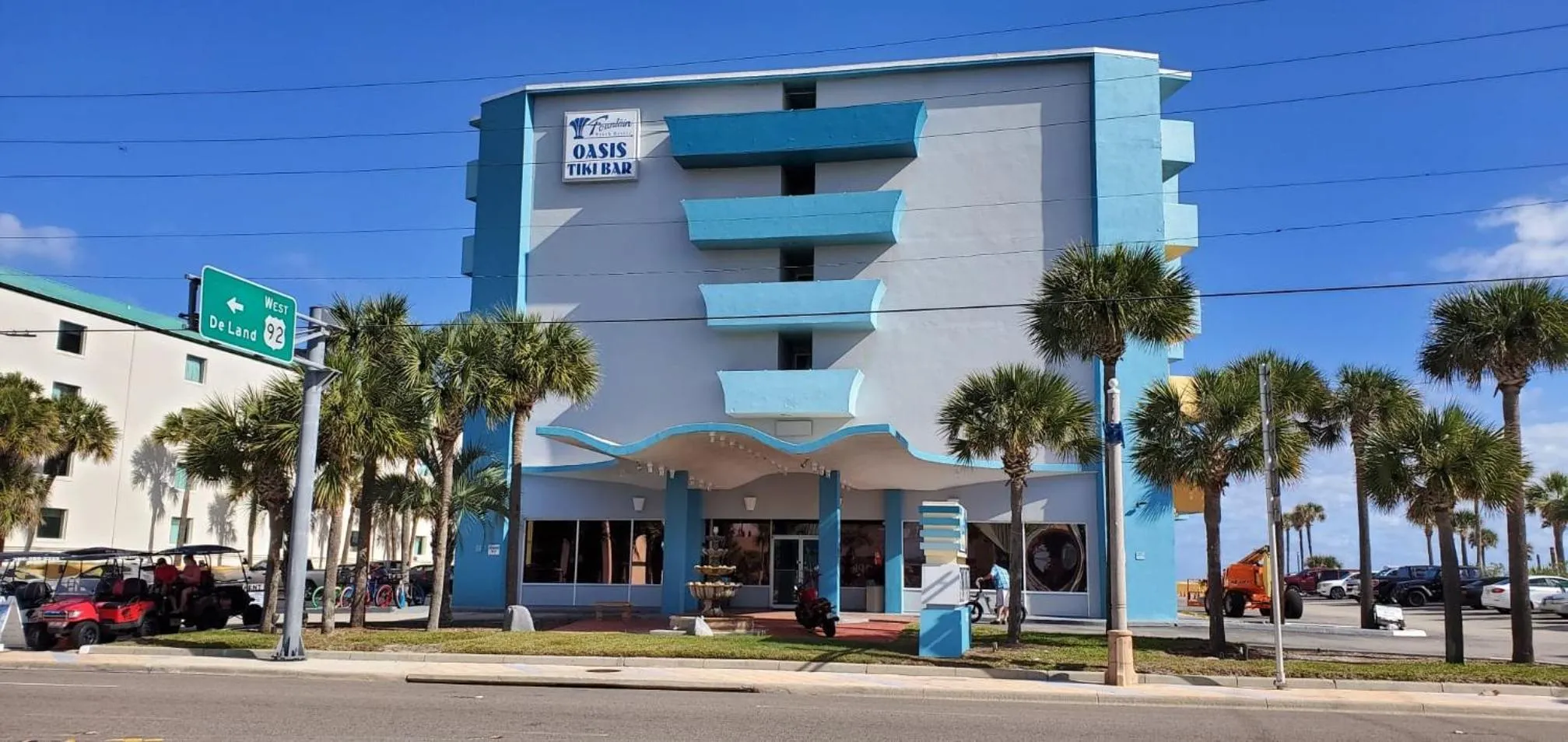 Facade/entrance in Fountain Beach Resort - Daytona Beach