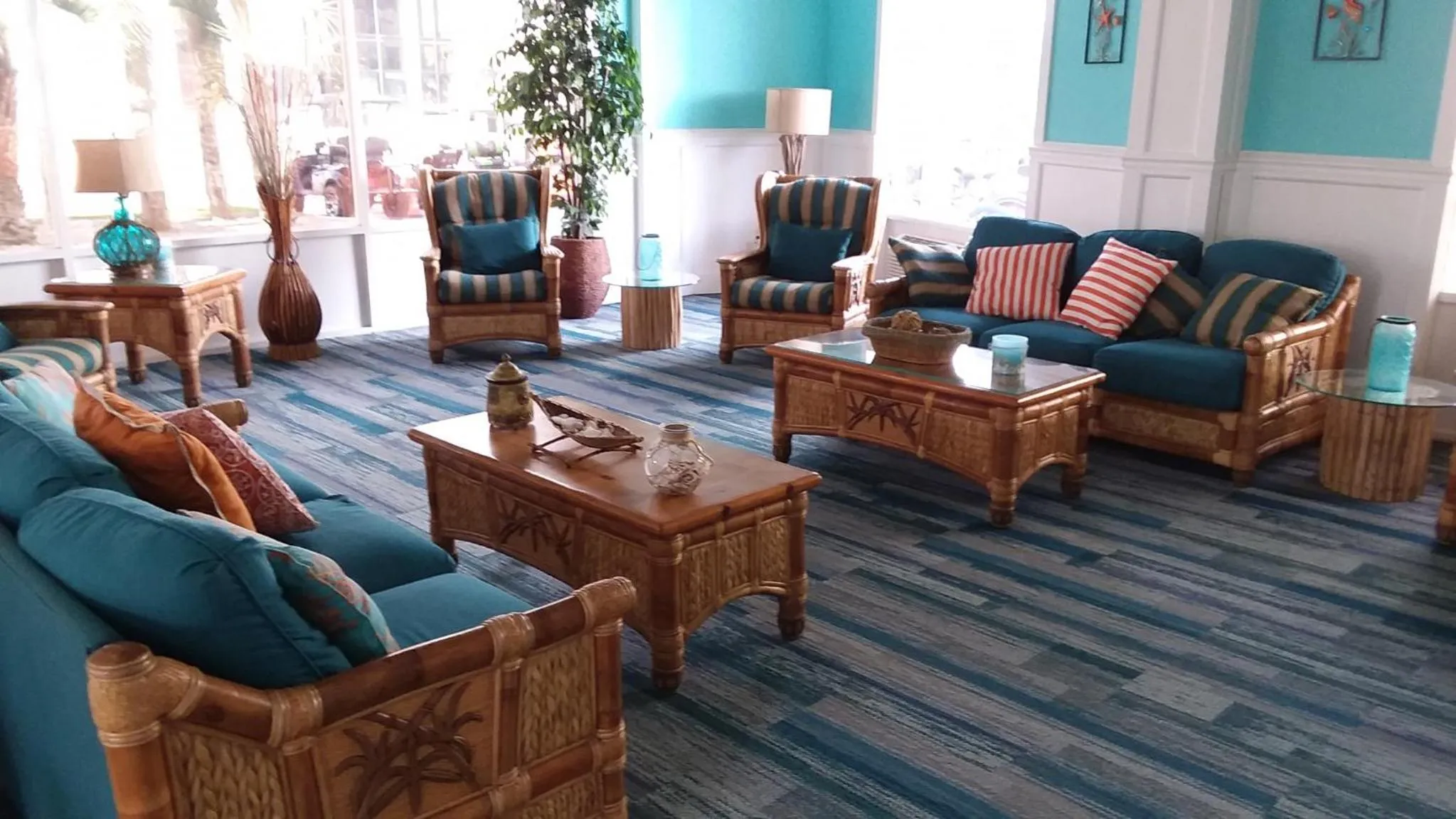 Living room in Fountain Beach Resort - Daytona Beach
