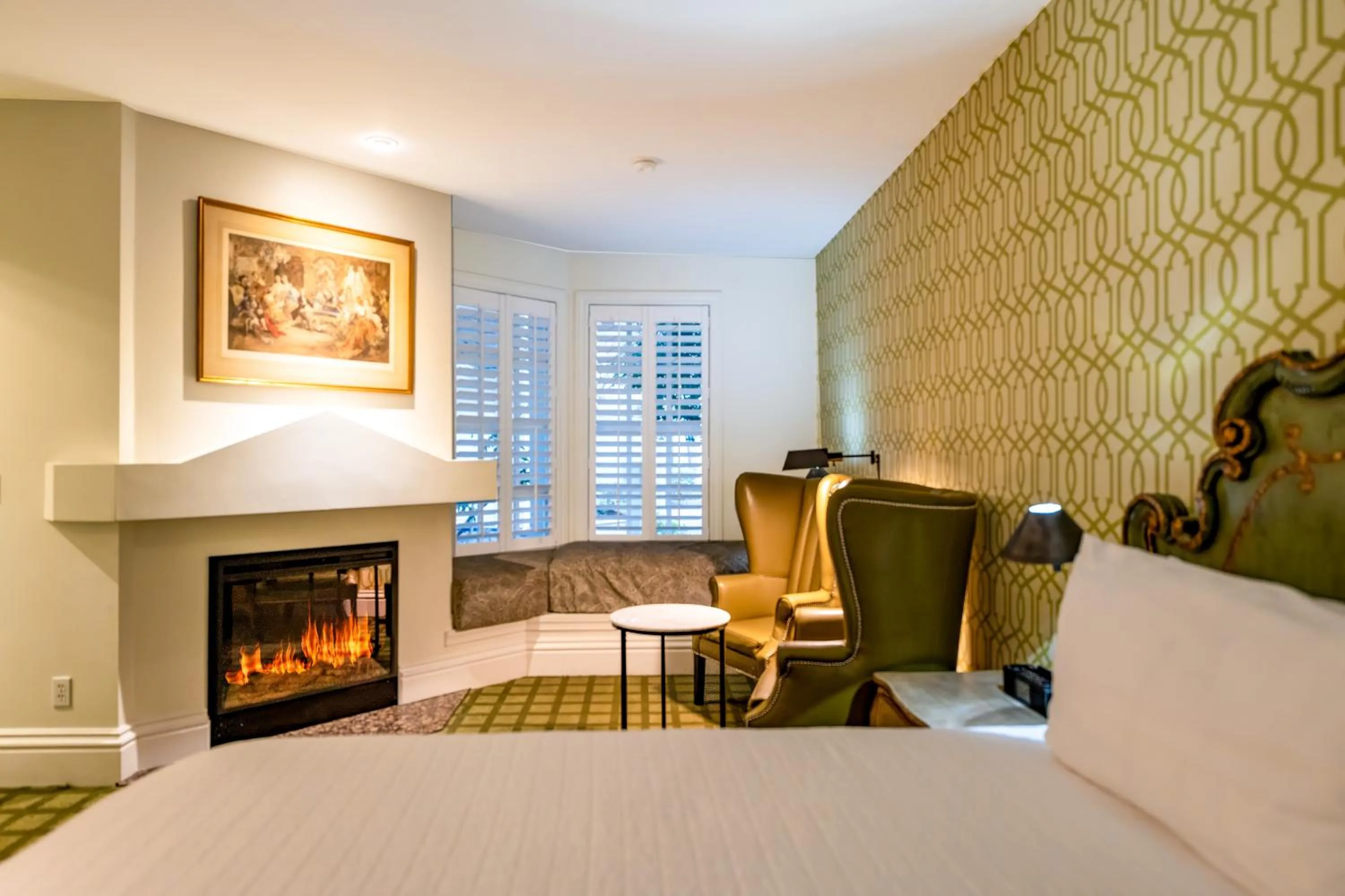 Seating area, Bed in The Bergson, BW Signature Collection