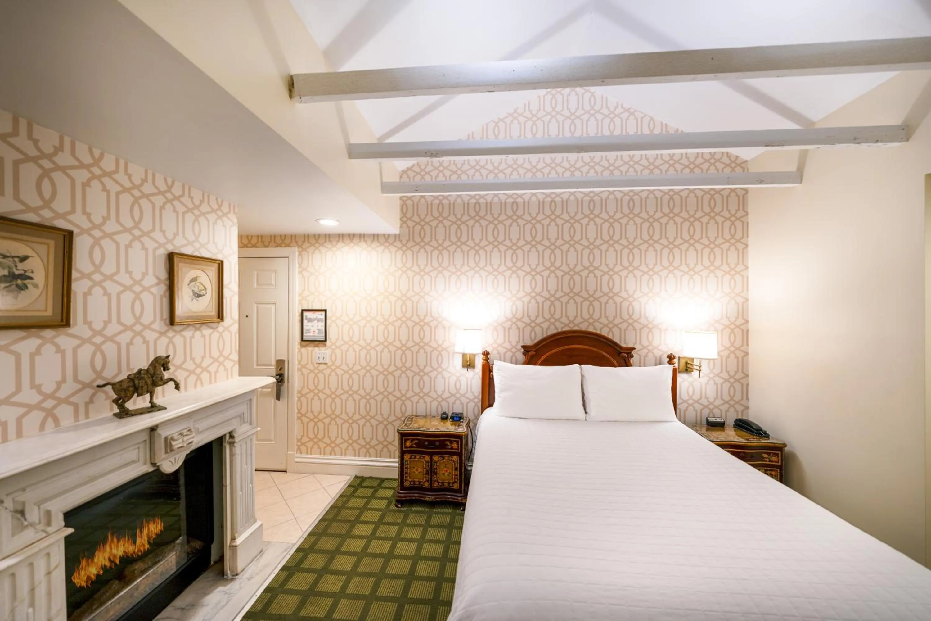 Bed in The Bergson, BW Signature Collection