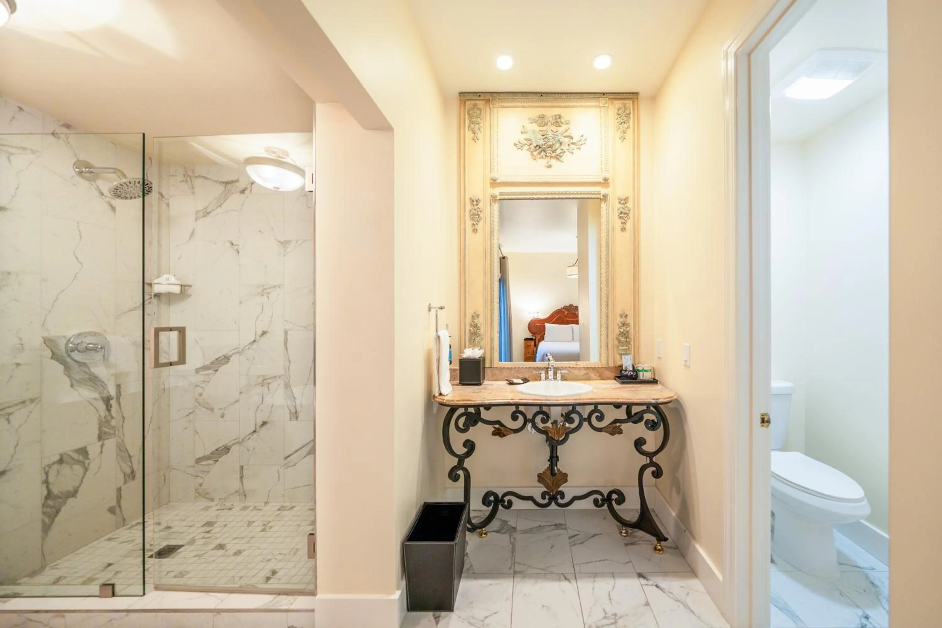 Bathroom in The Bergson, BW Signature Collection