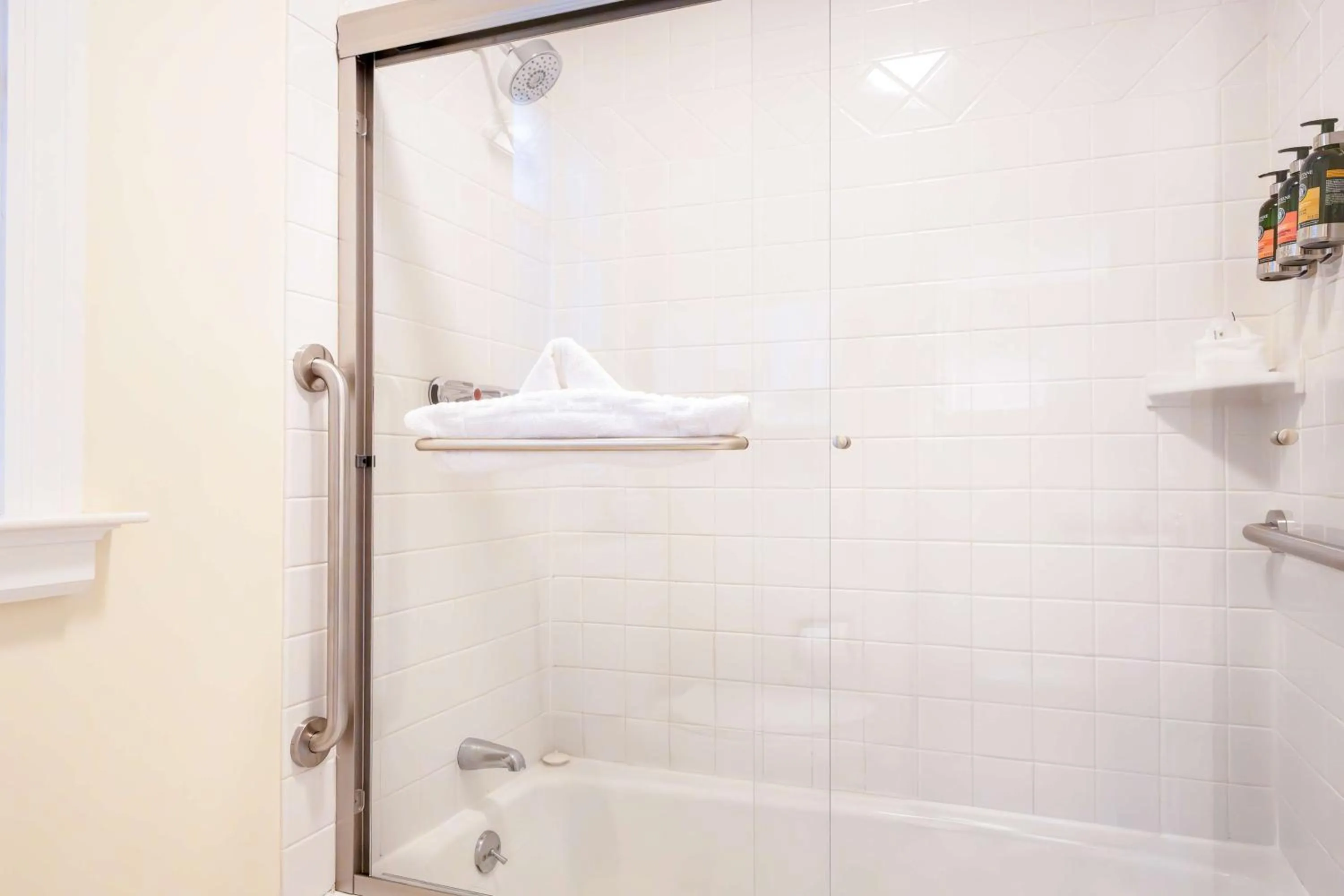 Bathroom in The Bergson, BW Signature Collection