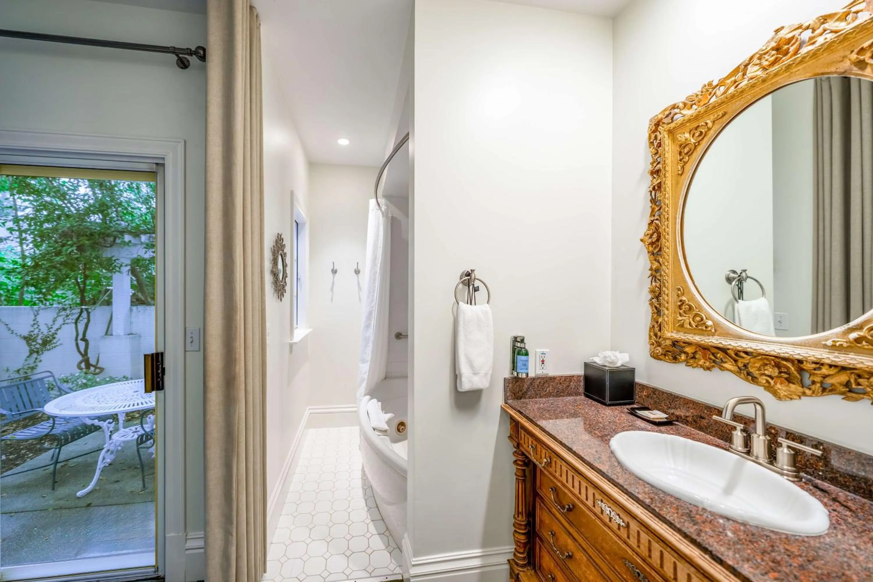 Bathroom in The Bergson, BW Signature Collection