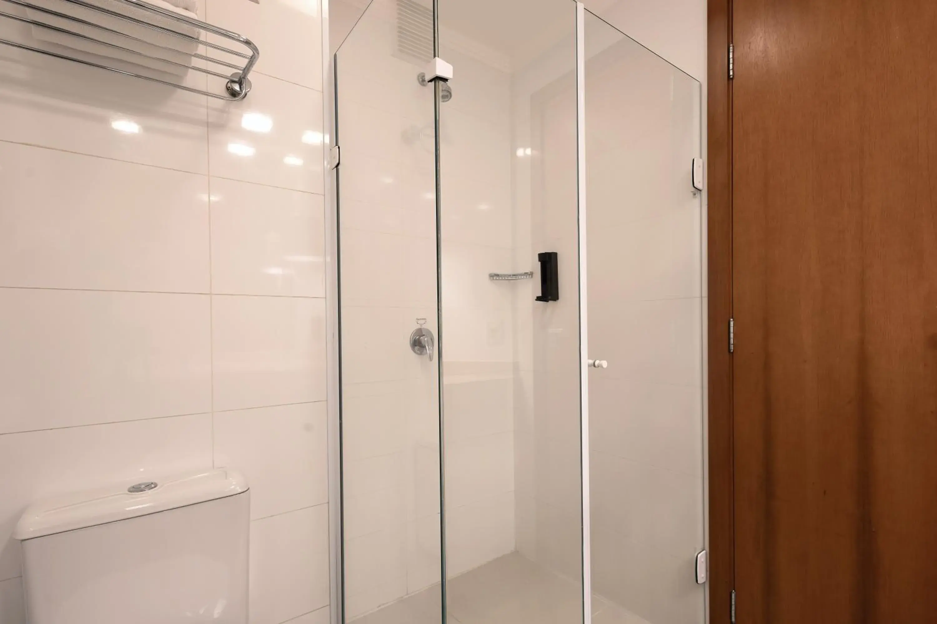 Bathroom in Hotel Cassino Tower Piracicaba by Nacional Inn Bathroom in Hotel Cassino Tower Piracicaba by Nacional Inn