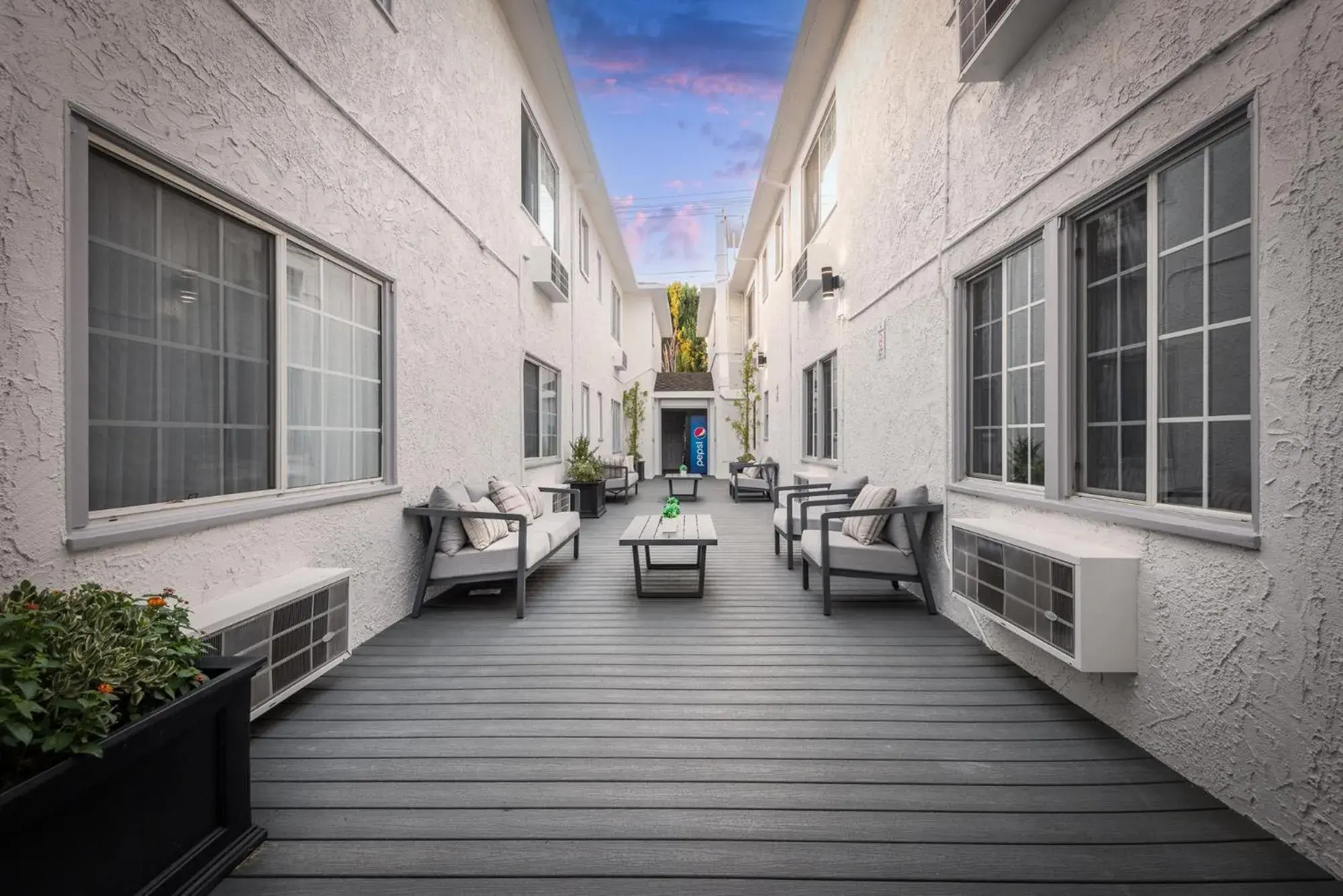 Wilshire Crest Hotel Wilshire Crest Hotel