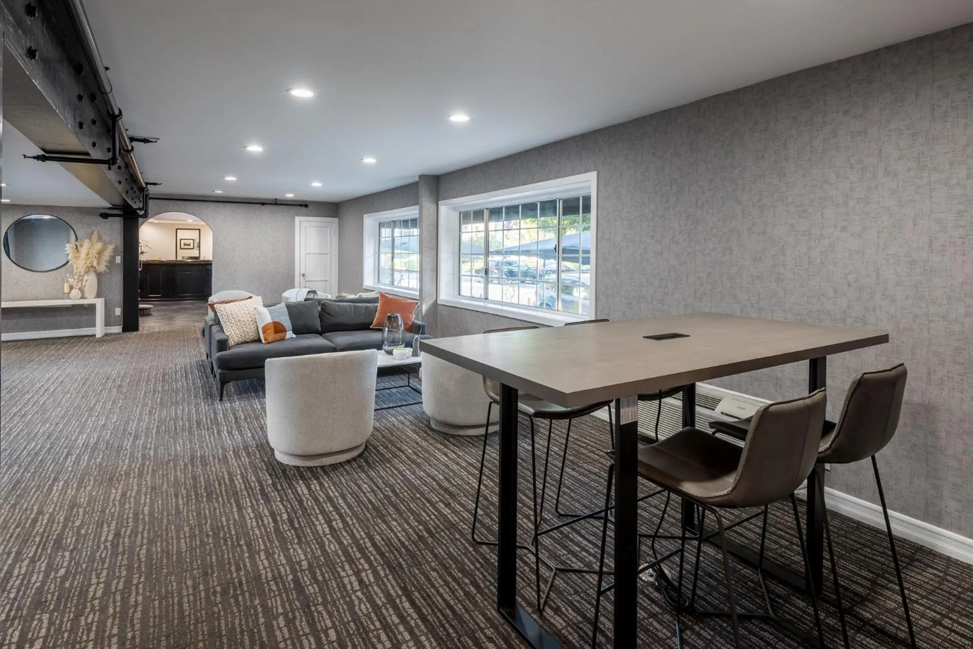 Wilshire Crest Hotel