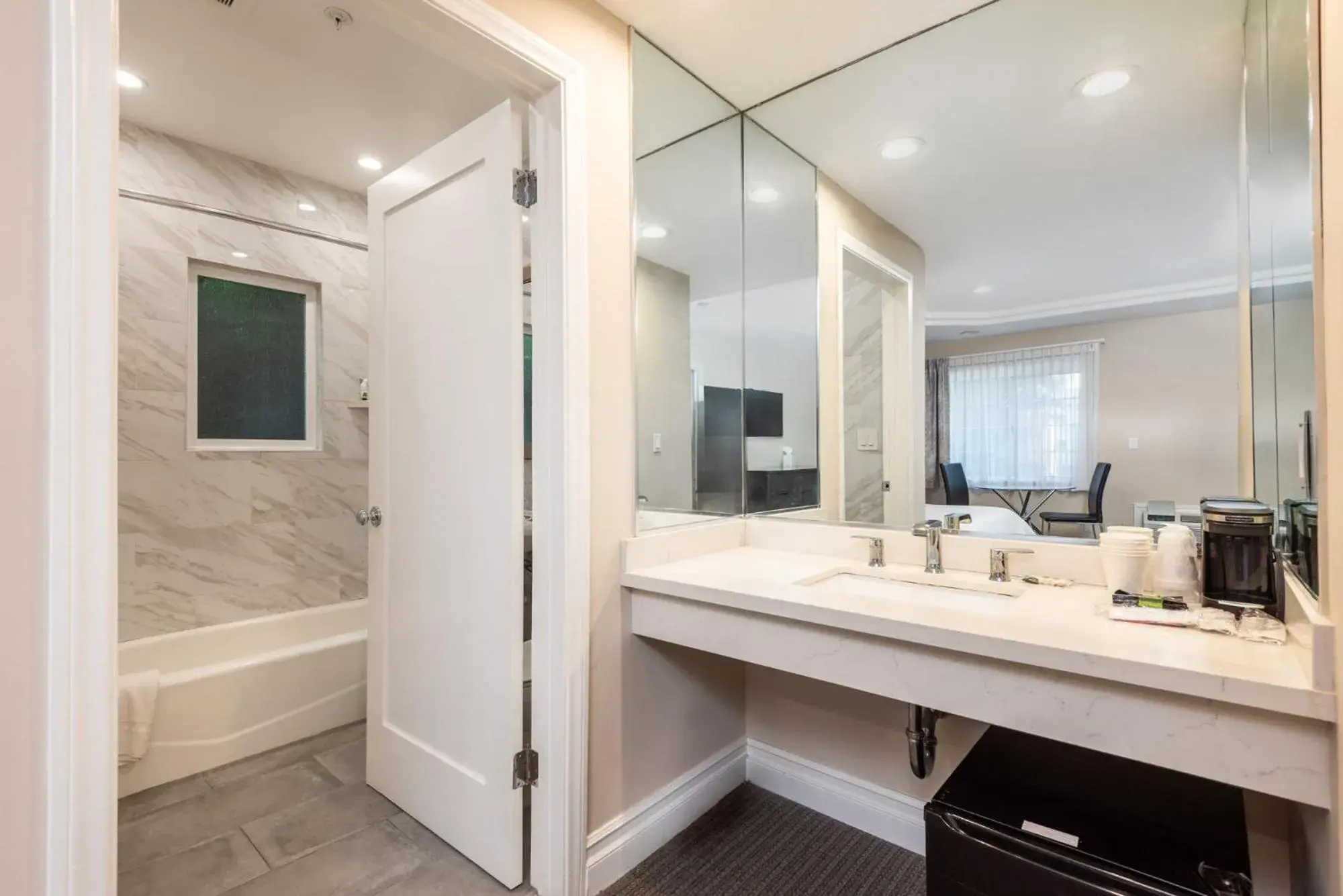 Wilshire Crest Hotel Wilshire Crest Hotel