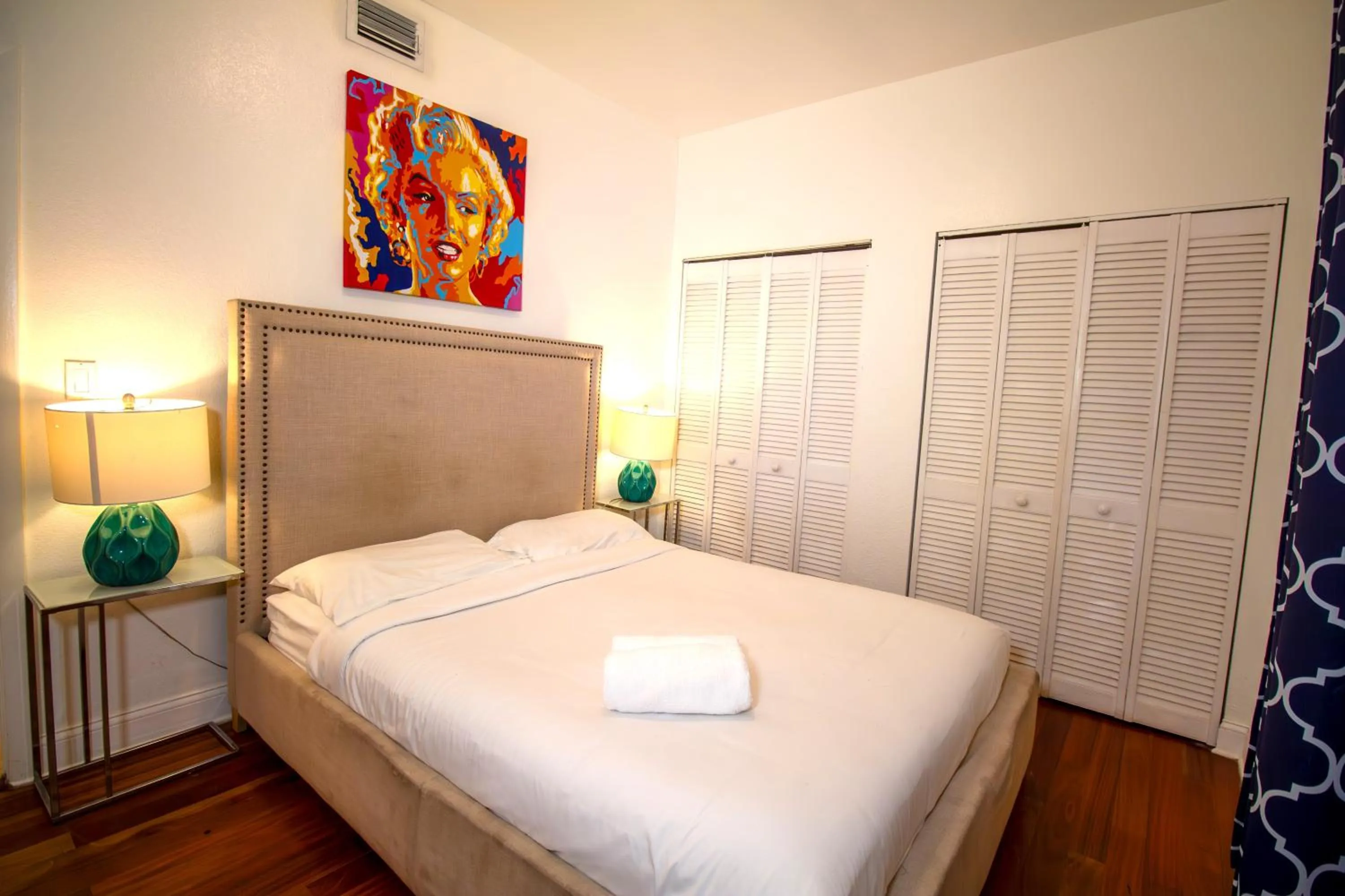 Bed in Hispaniola Apartments Part of the Oasis Casita Collection