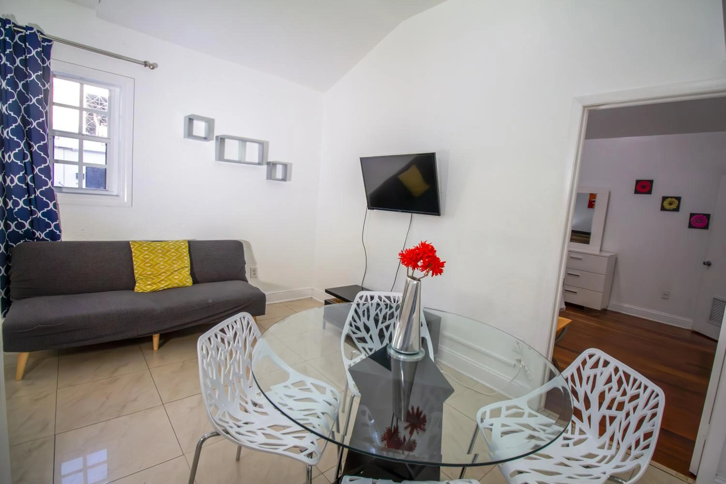 Seating area in Hispaniola Apartments Part of the Oasis Casita Collection