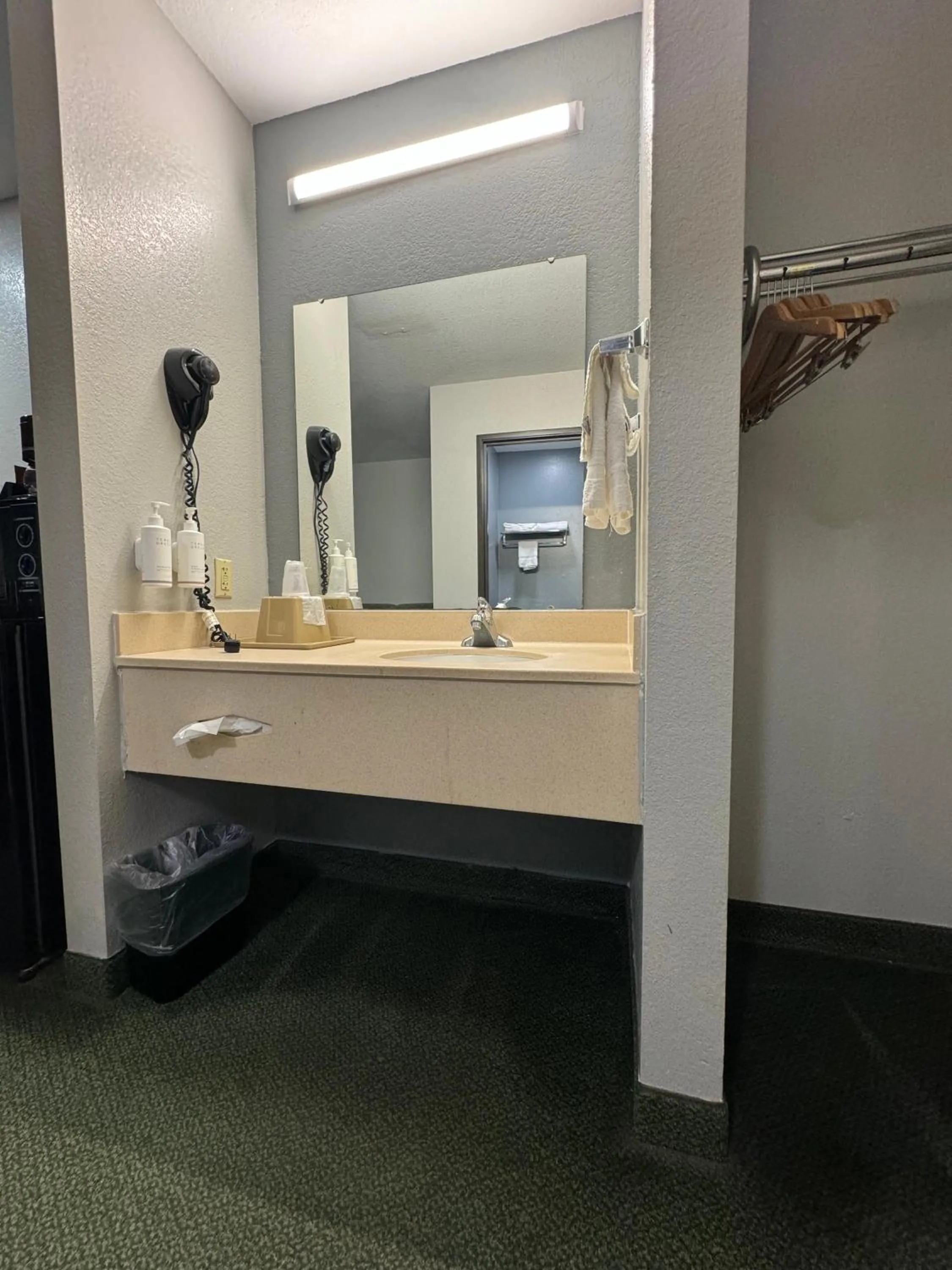 Star City Inn & Suites