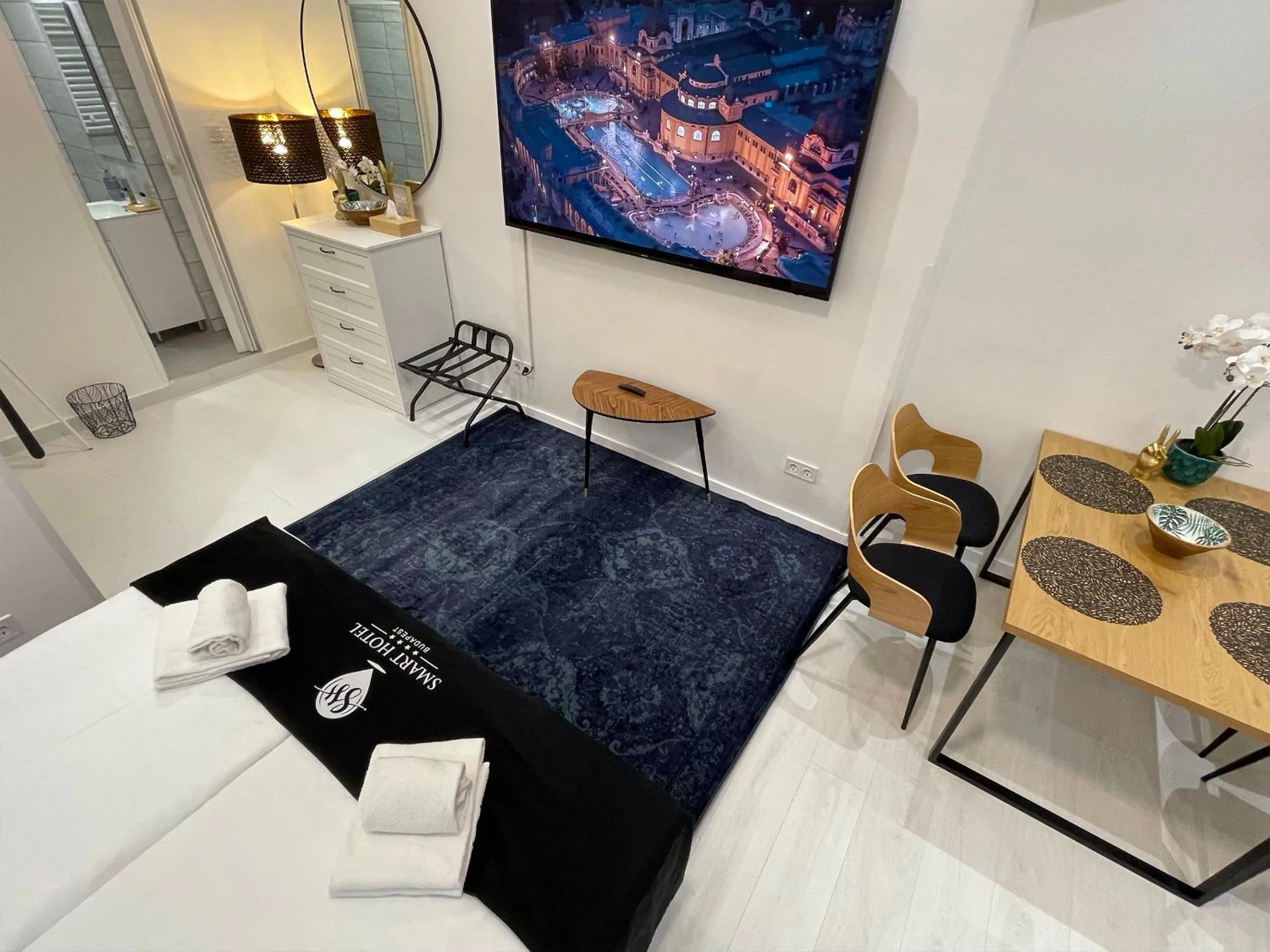 Photo of the whole room, Bed in Smart Hotel Budapest