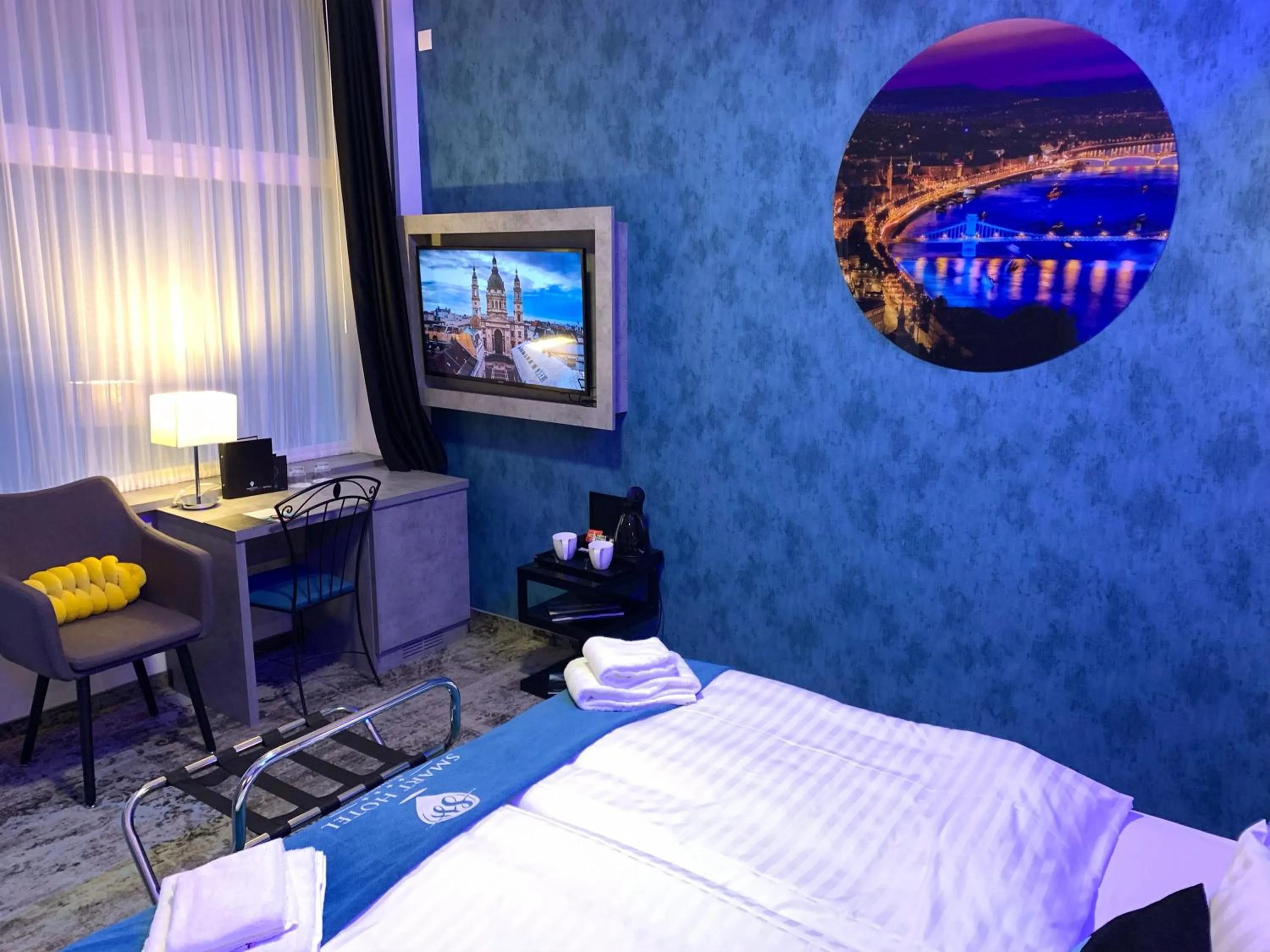 Photo of the whole room, Bed in Smart Hotel Budapest