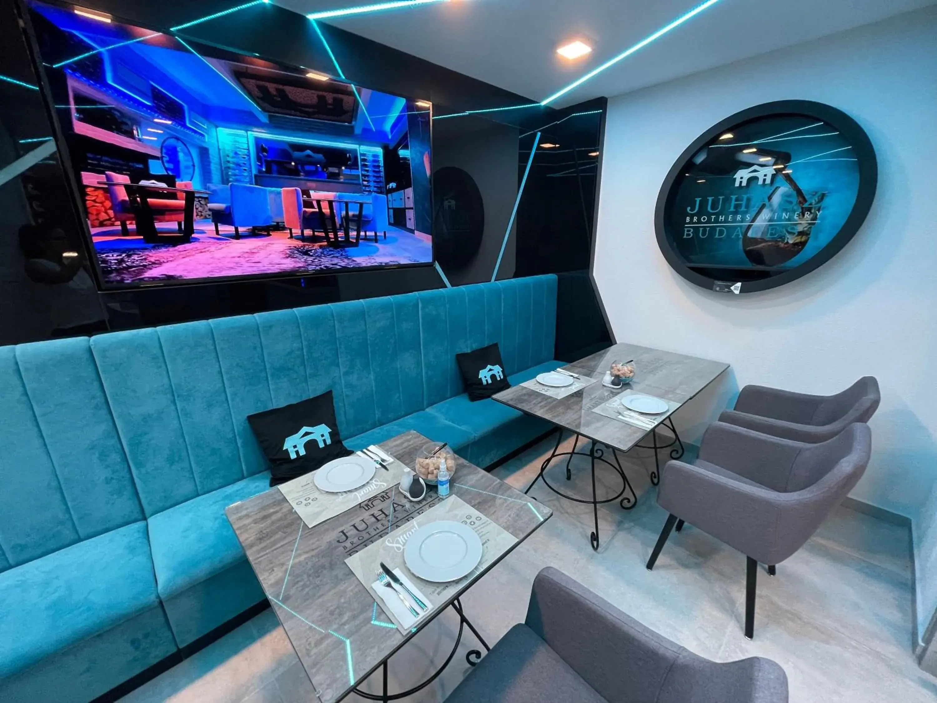 Restaurant/places to eat in Smart Hotel Budapest Restaurant/places to eat in Smart Hotel Budapest