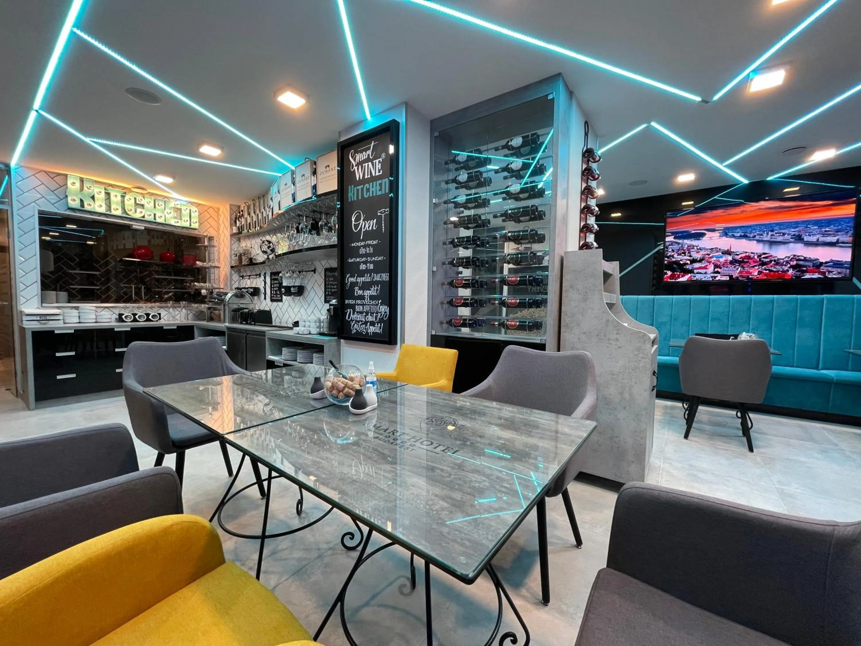 Restaurant/places to eat in Smart Hotel Budapest