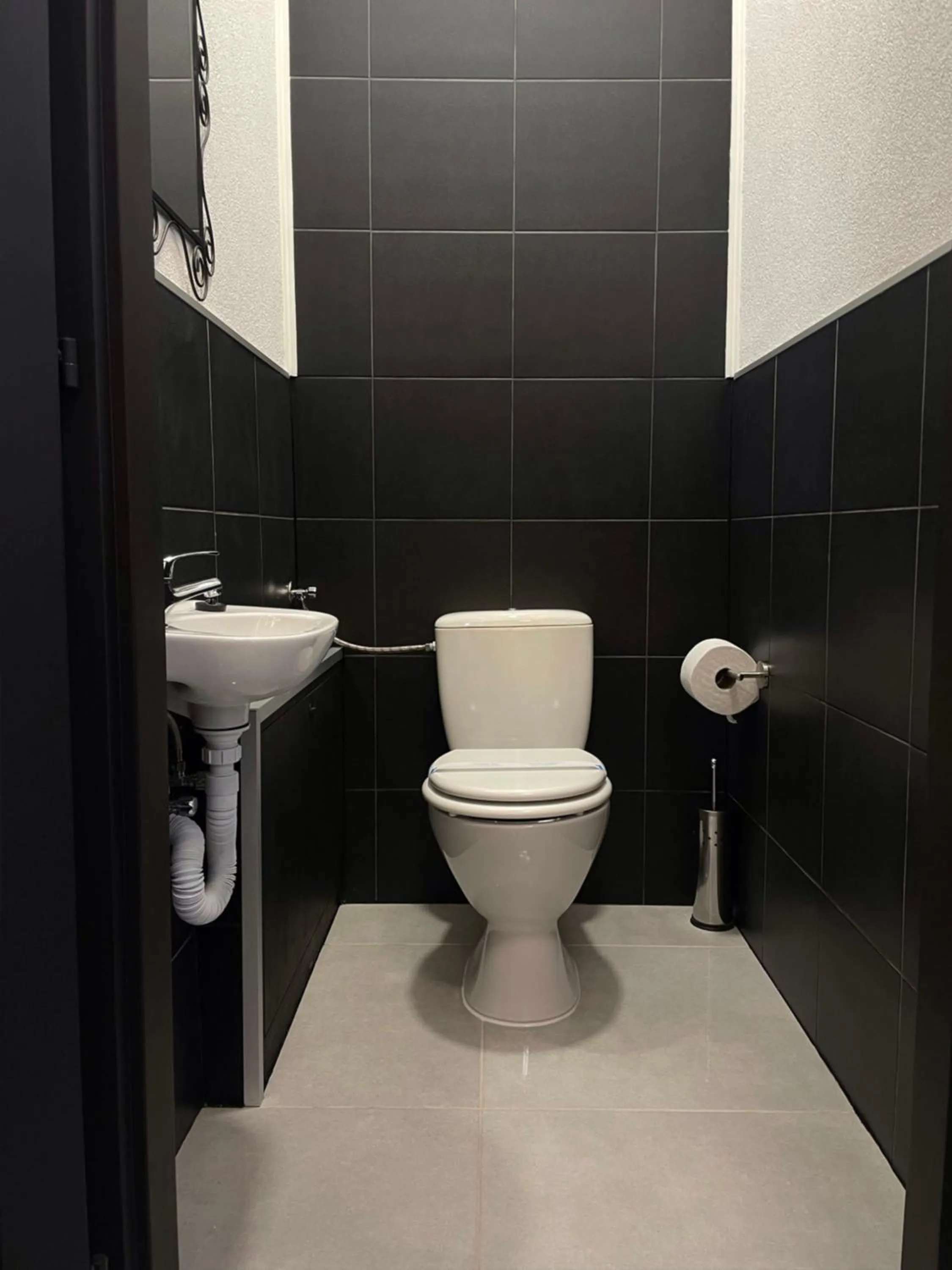 Toilet in Smart Hotel Budapest
