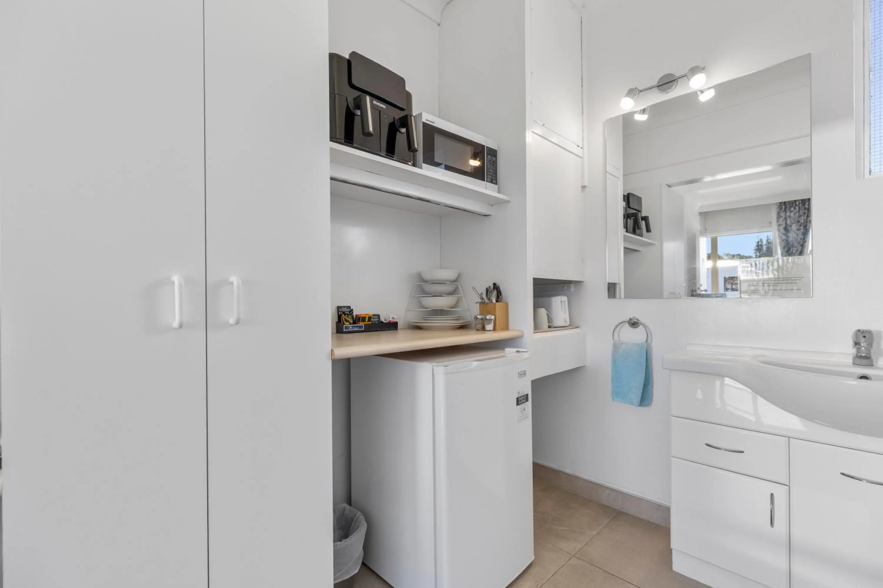 Kitchen or kitchenette in Alexander Motel