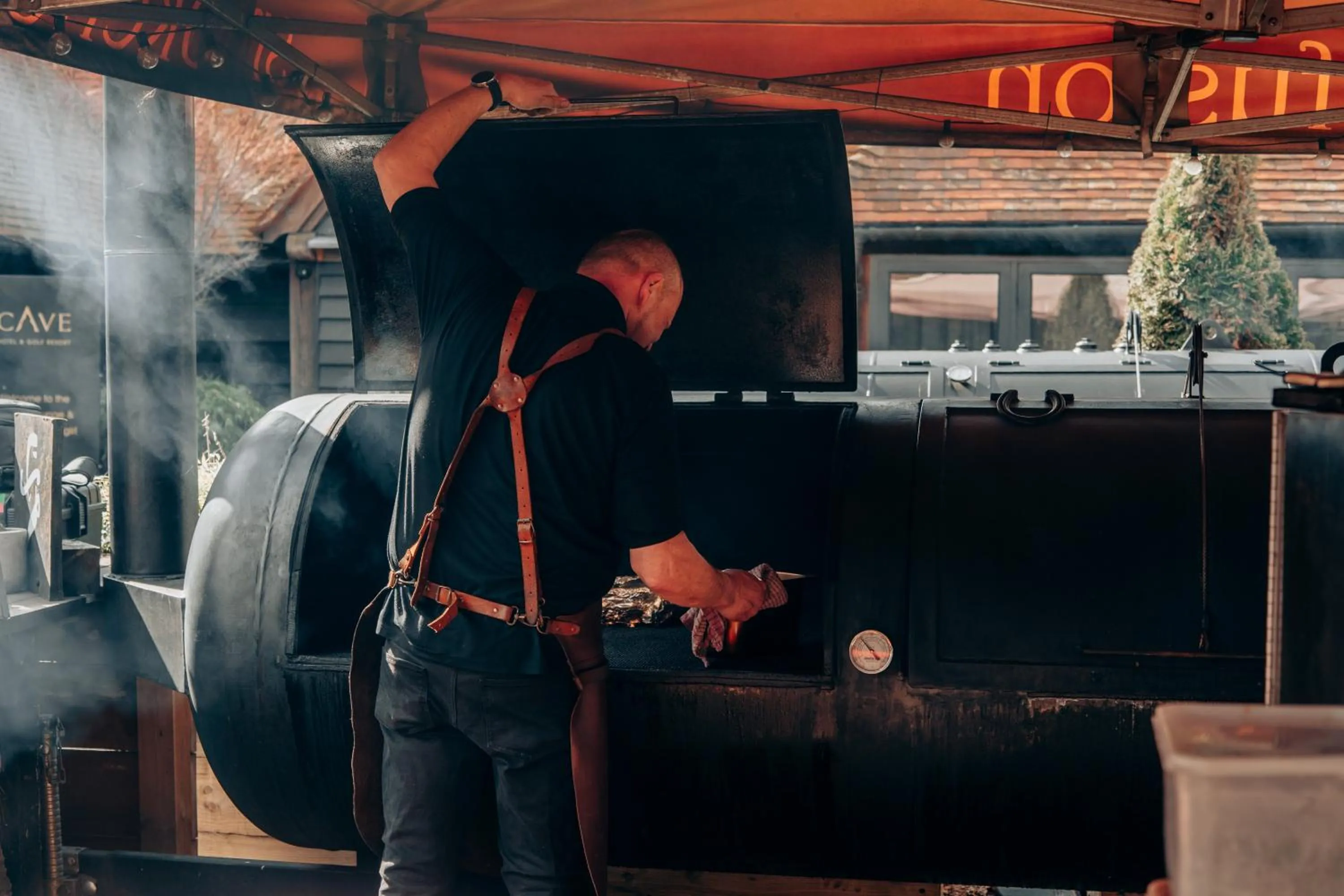 Restaurant/places to eat in Cave Hotel & Golf Resort