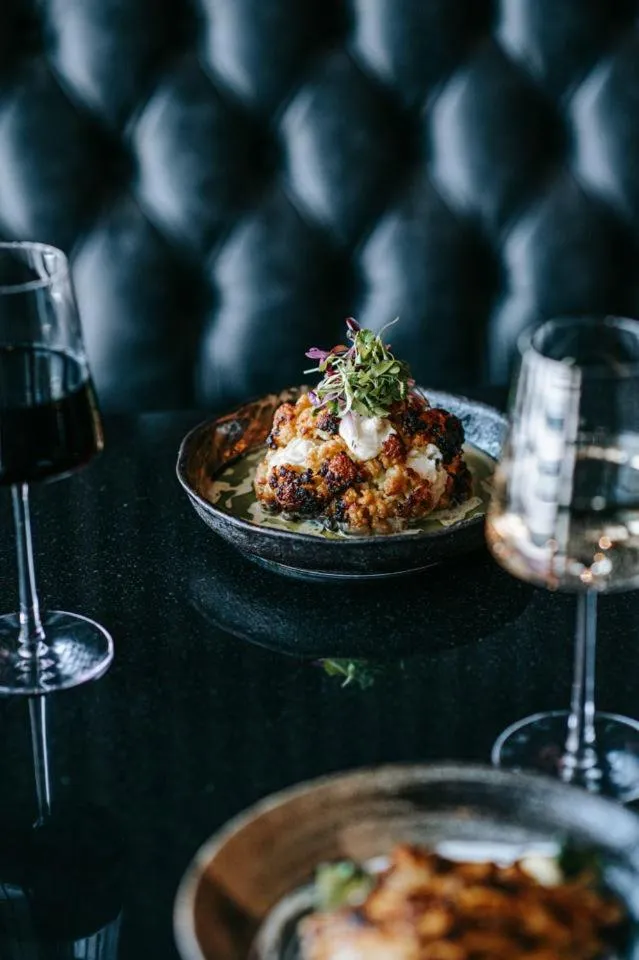 Restaurant/places to eat in Cave Hotel & Golf Resort