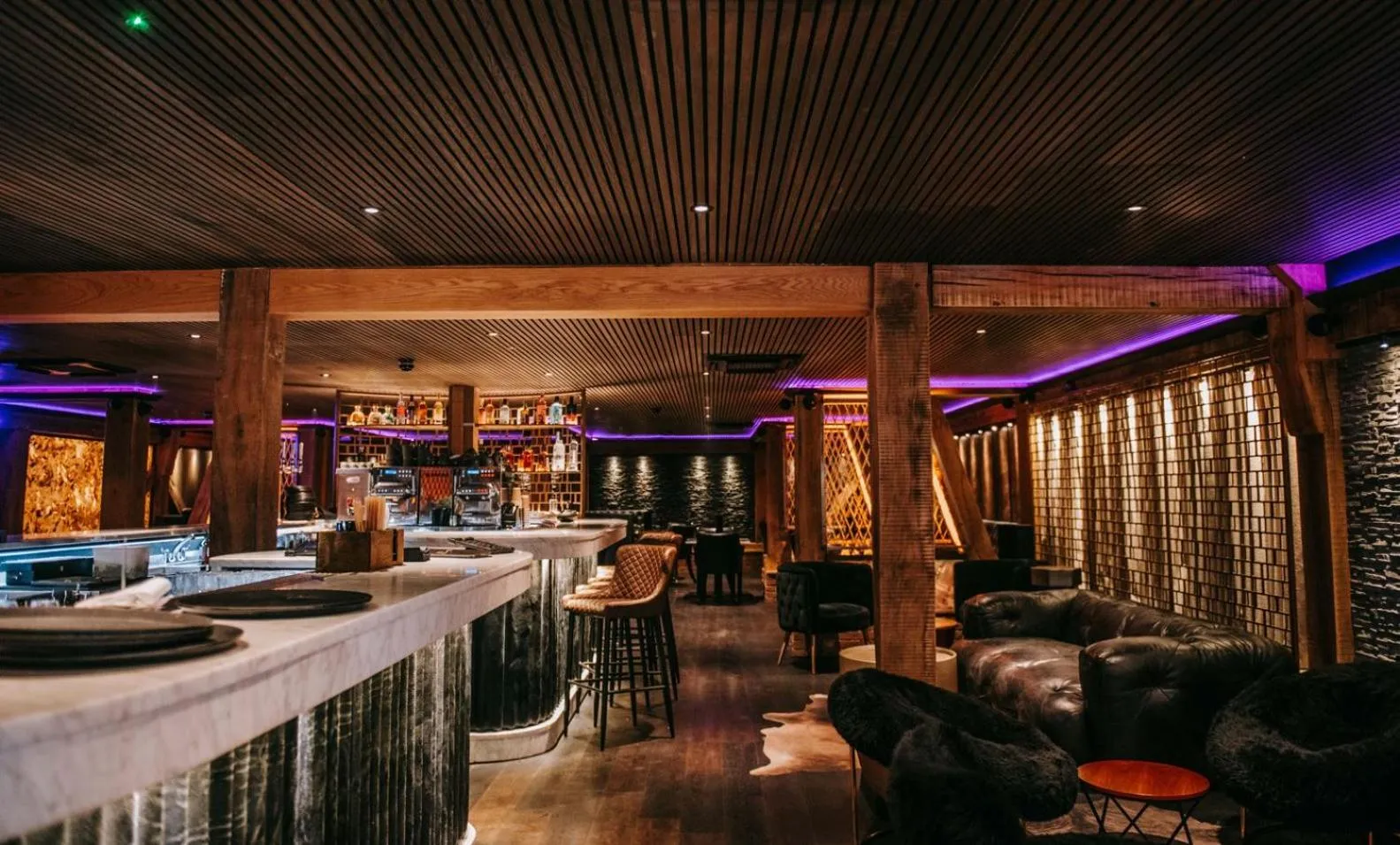 Restaurant/places to eat in Cave Hotel & Golf Resort