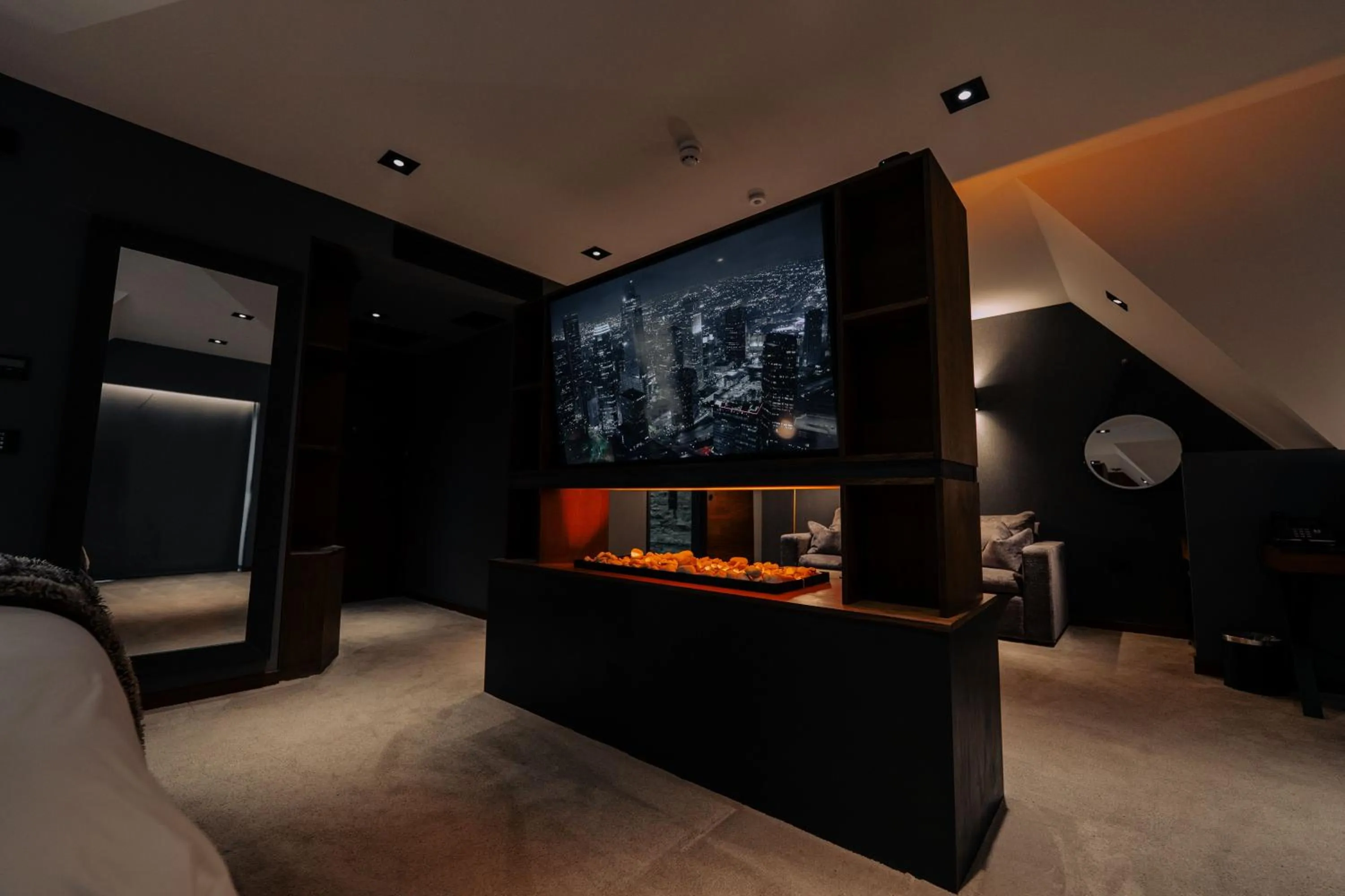 Photo of the whole room in Cave Hotel & Golf Resort