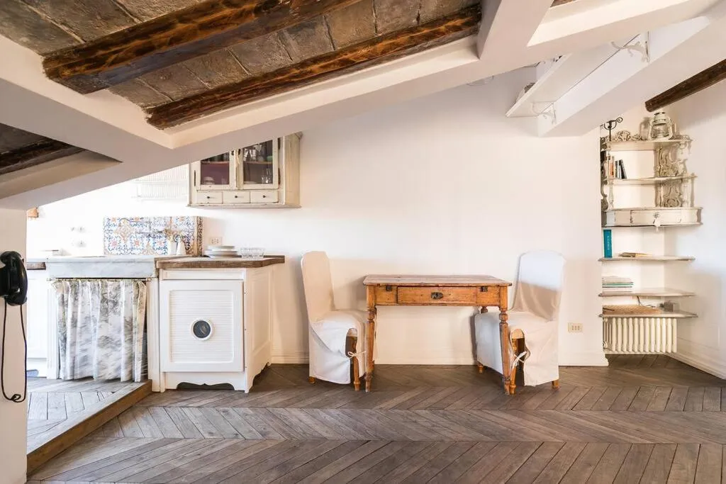 Scala Lovely Terrace Apartment