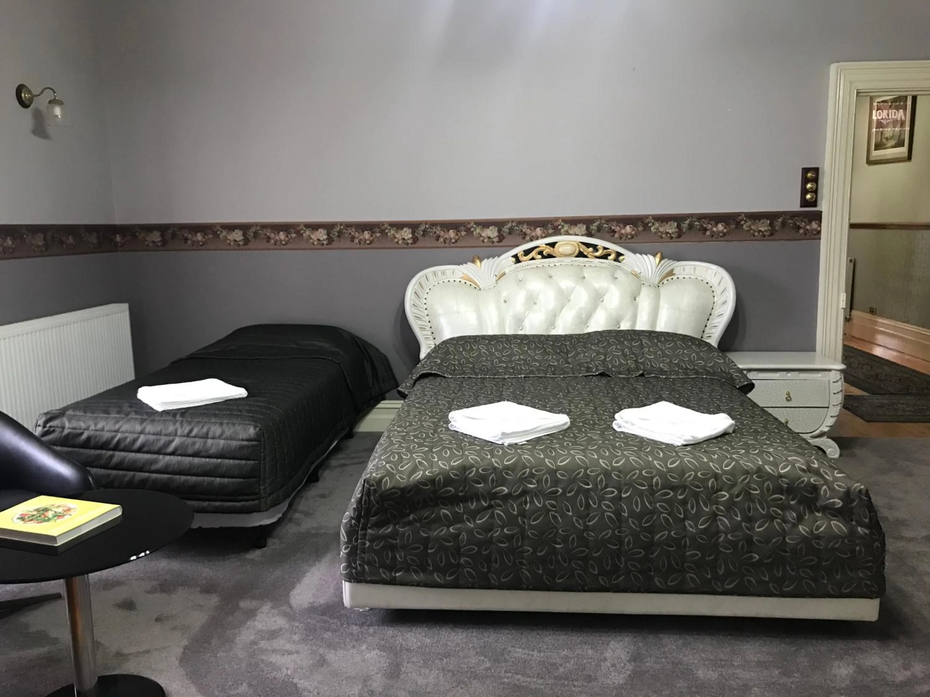 Bed in Daylesford Motor Inn Vic Pty Ltd