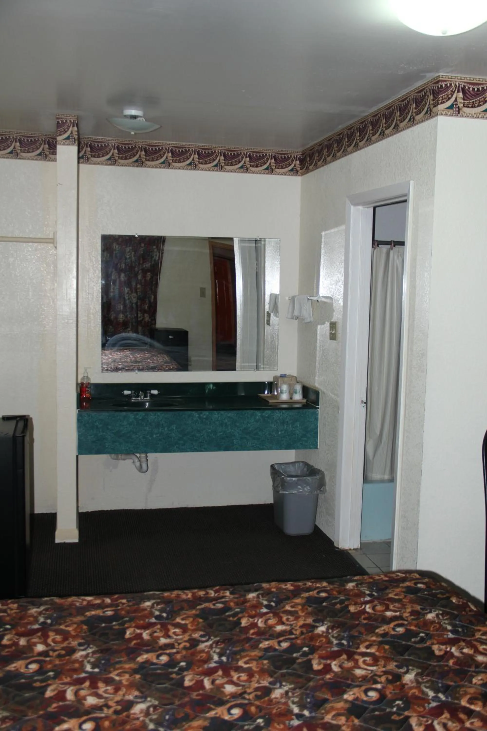 Bathroom in Choice Inn San Antonio