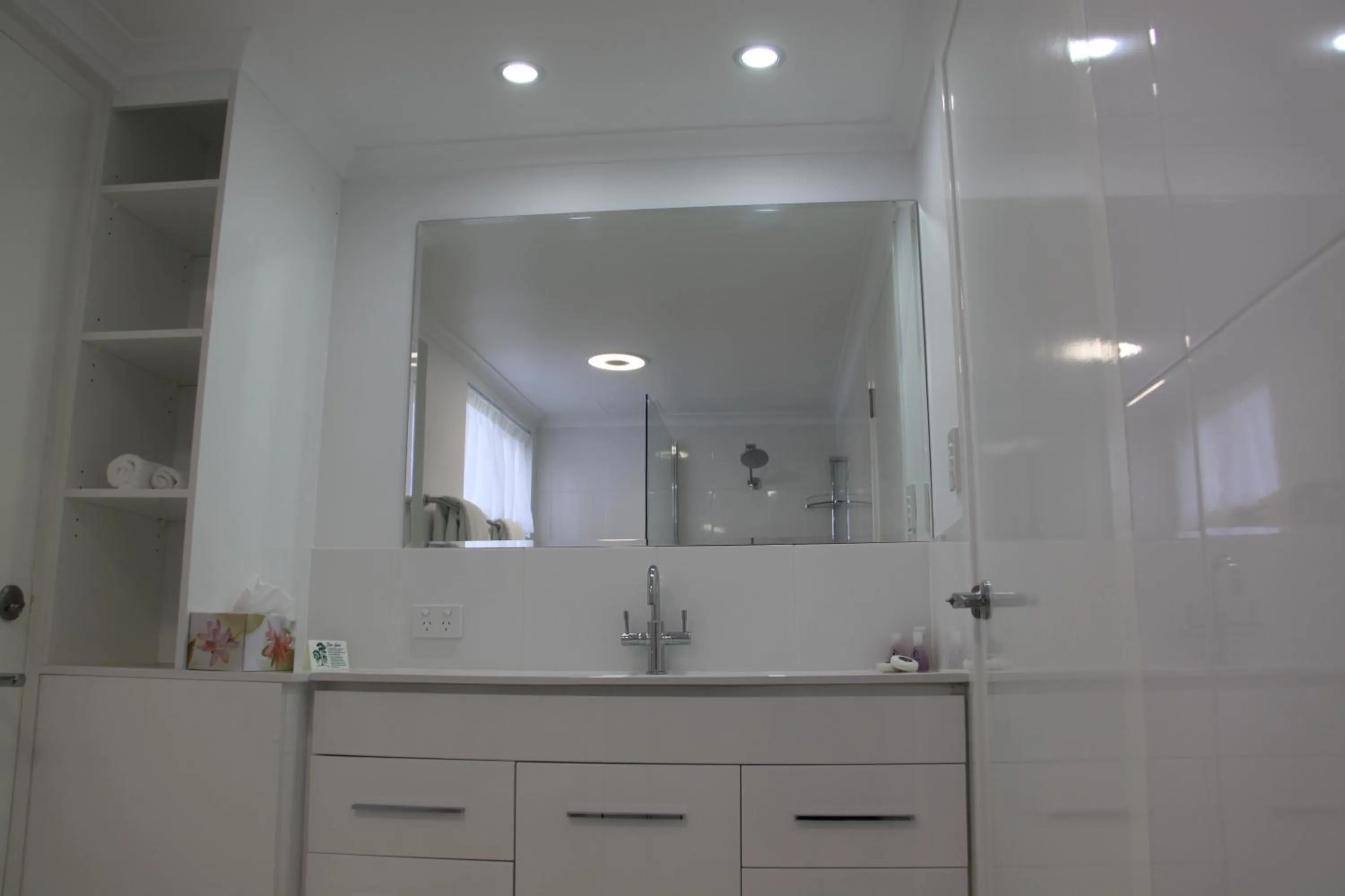 Bathroom in Park View Motel