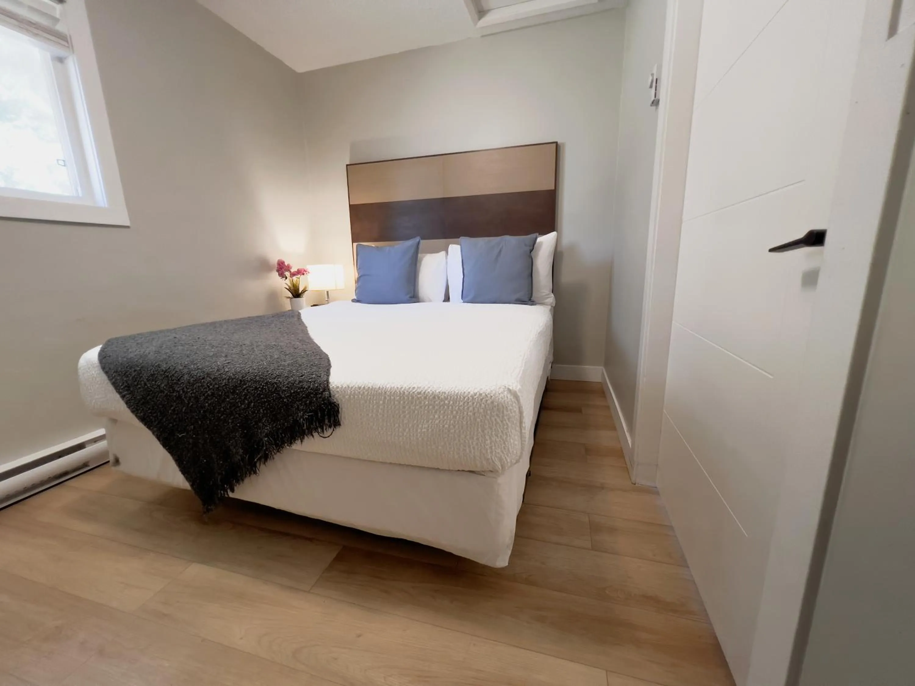 Bedroom, Bed in Oceanside Villas