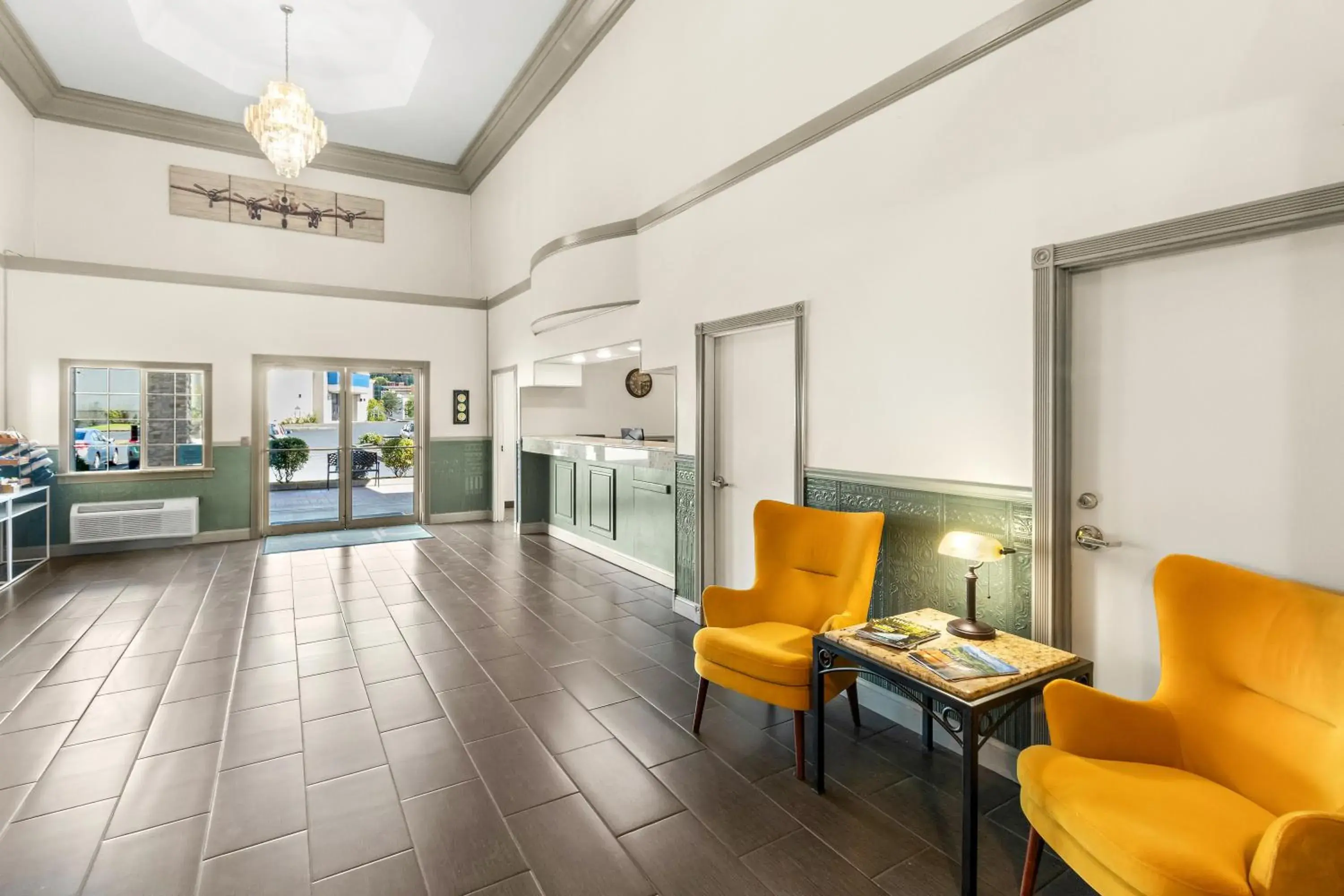 Lobby or reception in GuestHouse Inn & Suites Kelso/Longview Lobby or reception in GuestHouse Inn & Suites Kelso/Longview