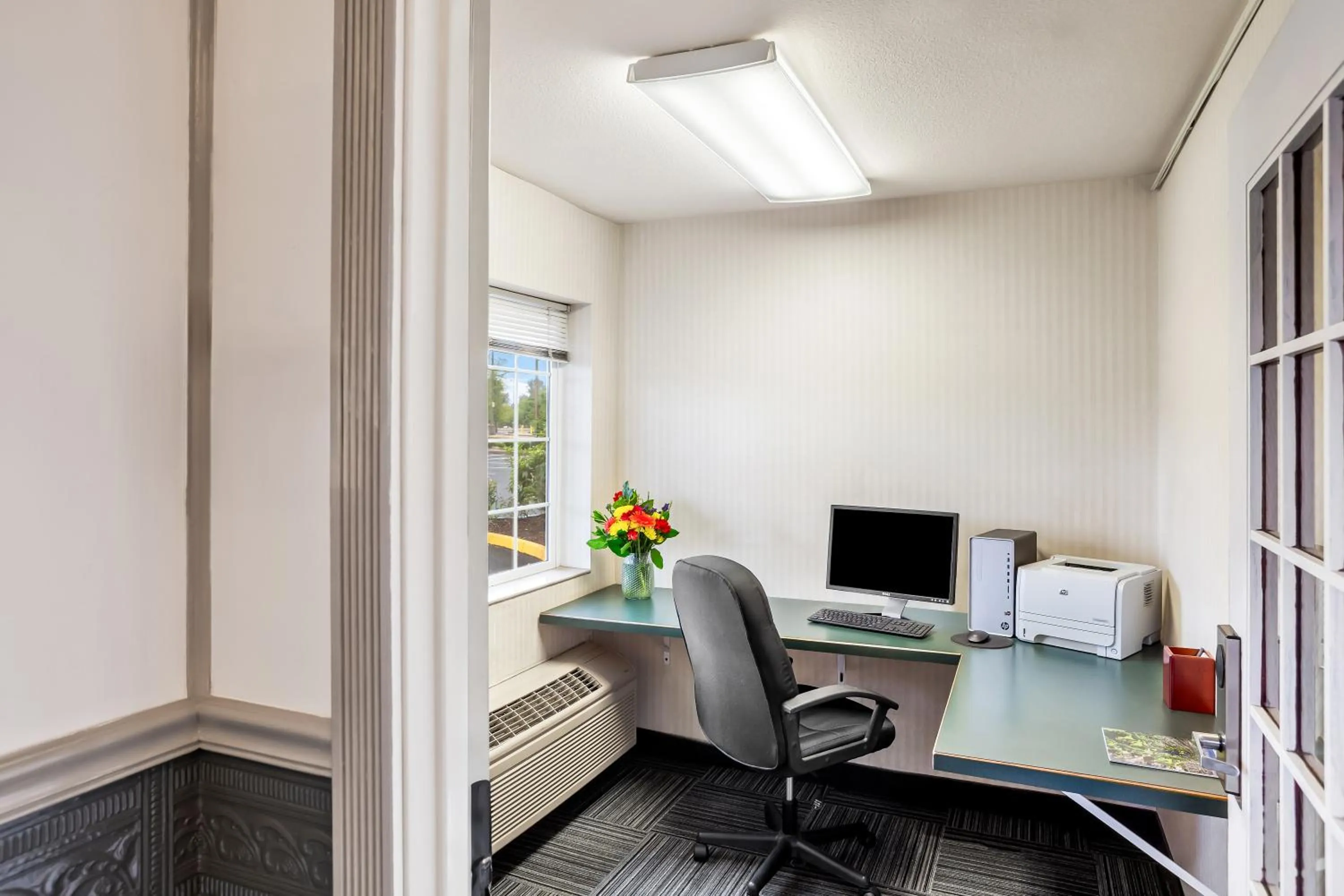 Business facilities in GuestHouse Inn &amp; Suites Kelso/Longview