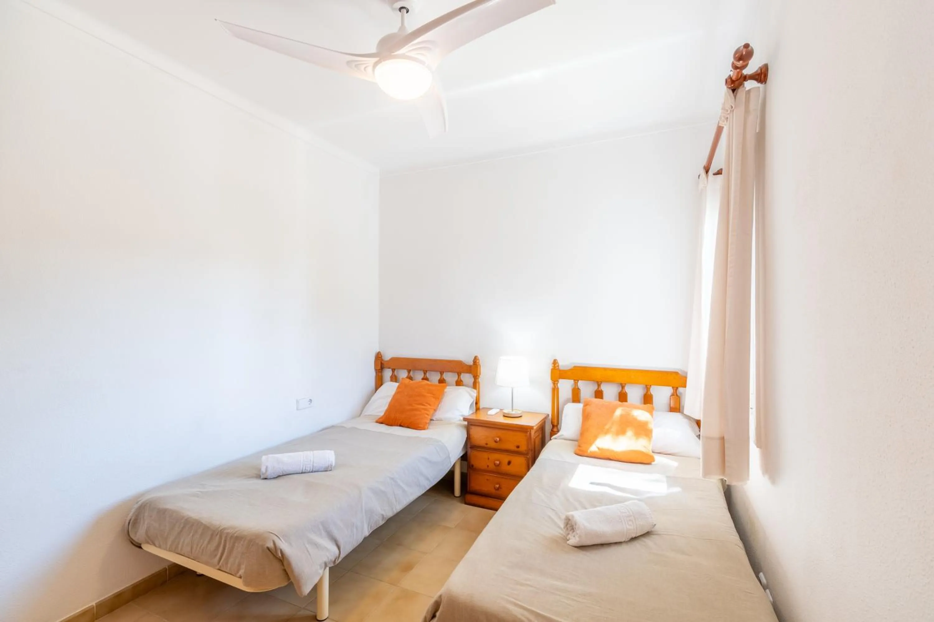 Property building, Bed in Apartamento Minerva
